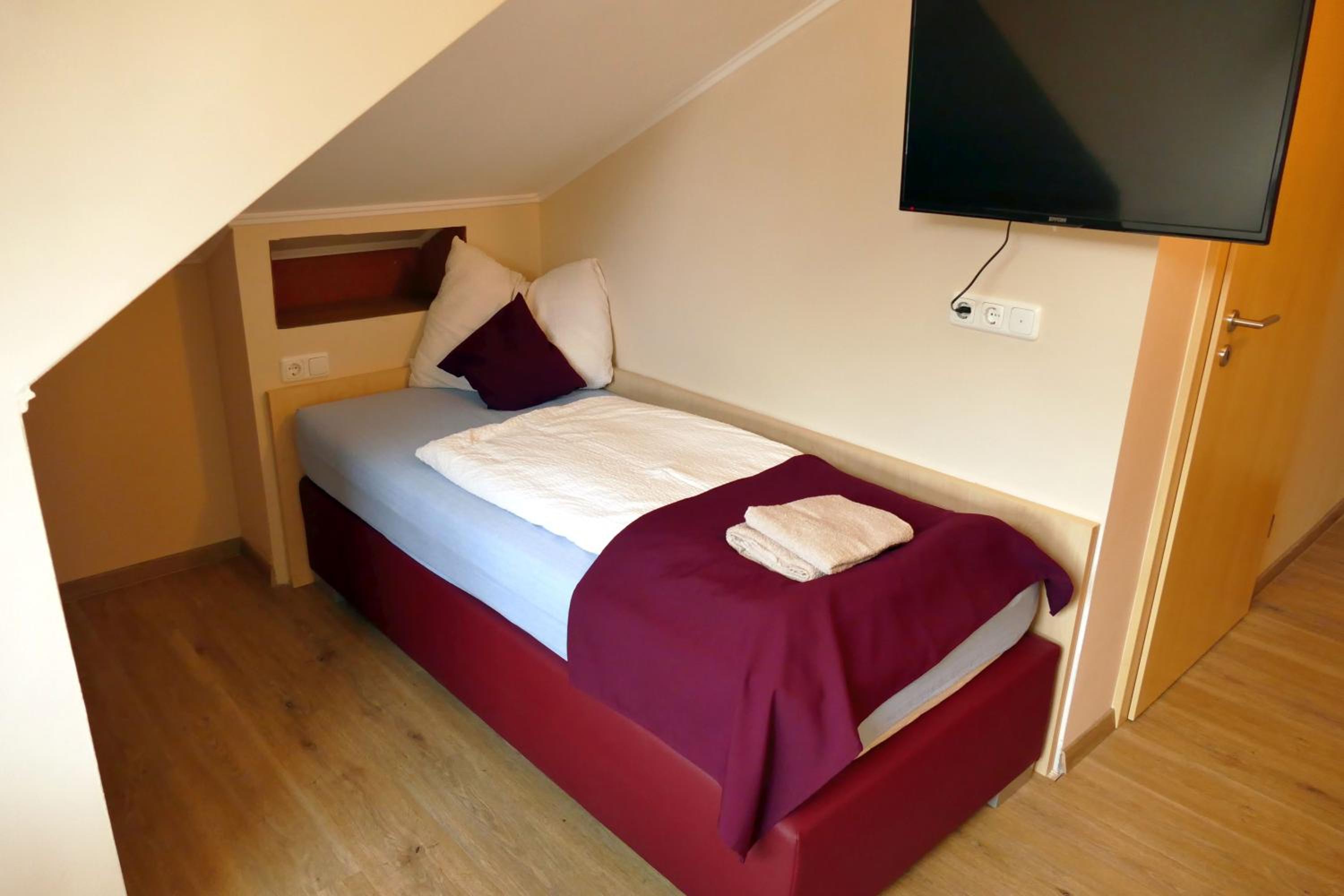 Budget Single Room