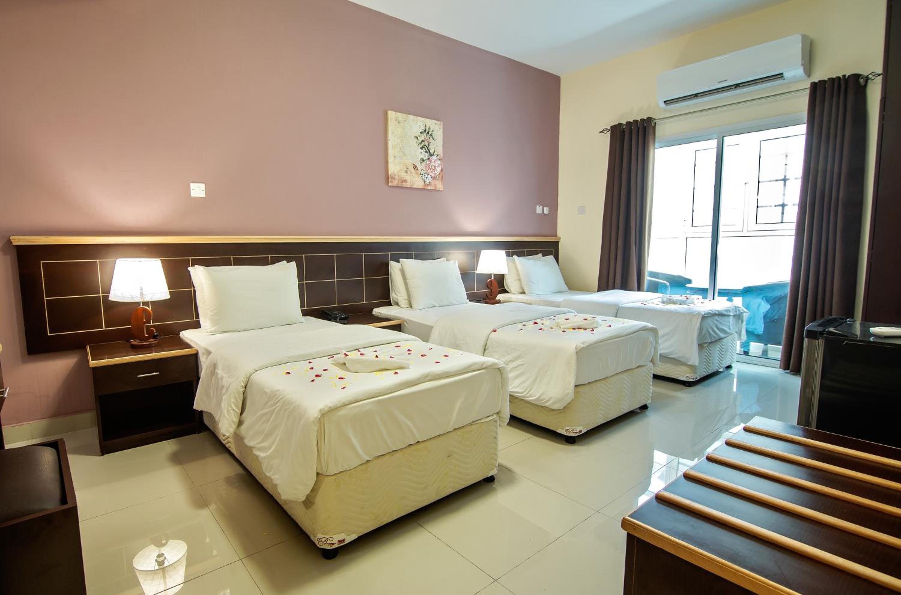 Standard Triple Room - Photo 2