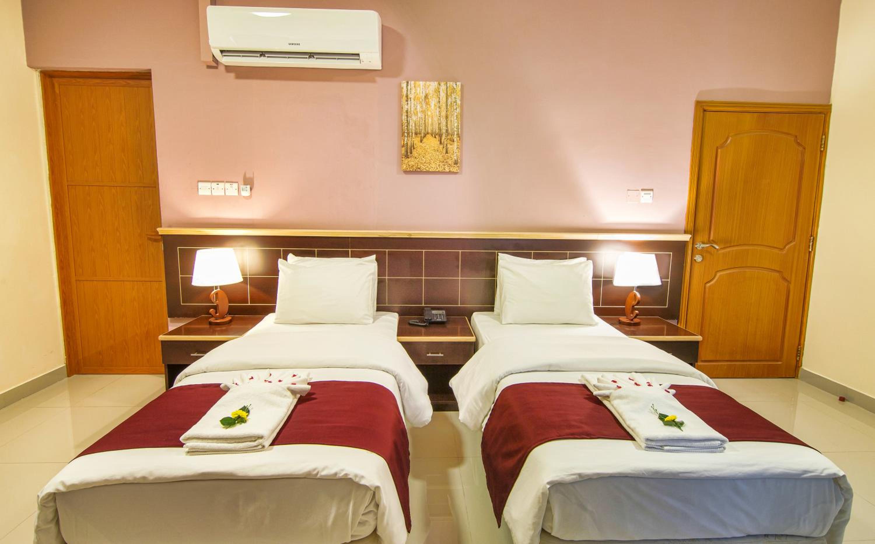 Twin Room - Photo 8