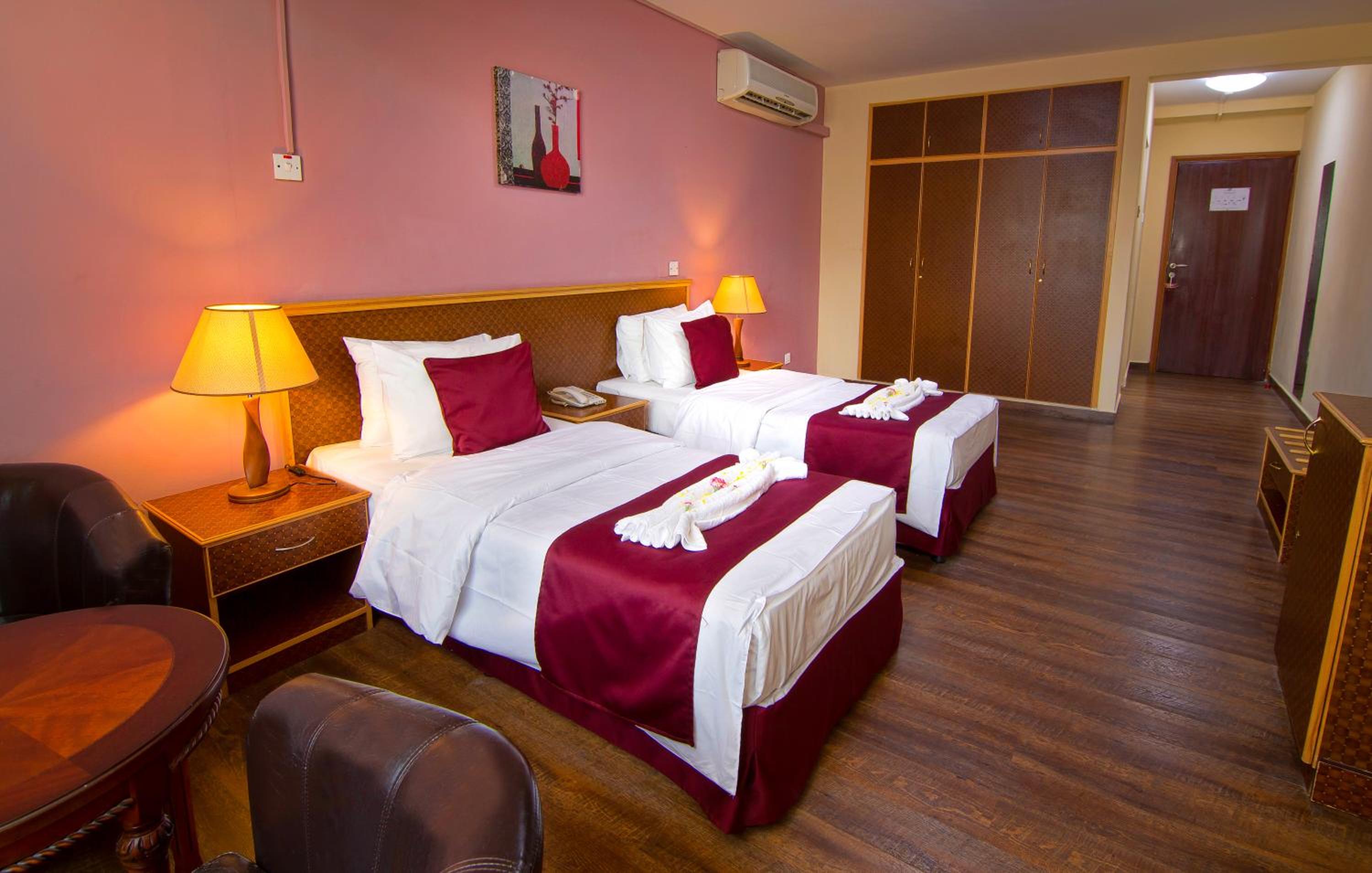 Twin Room - Photo 9