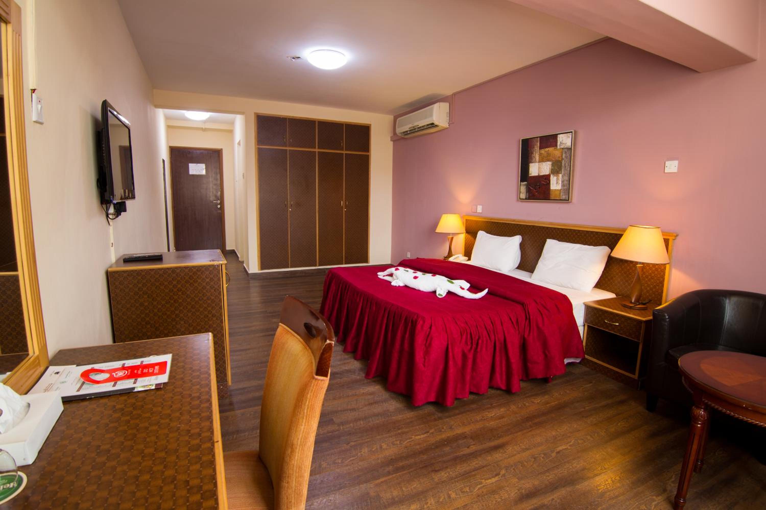 Deluxe Double Room - Photo 22
