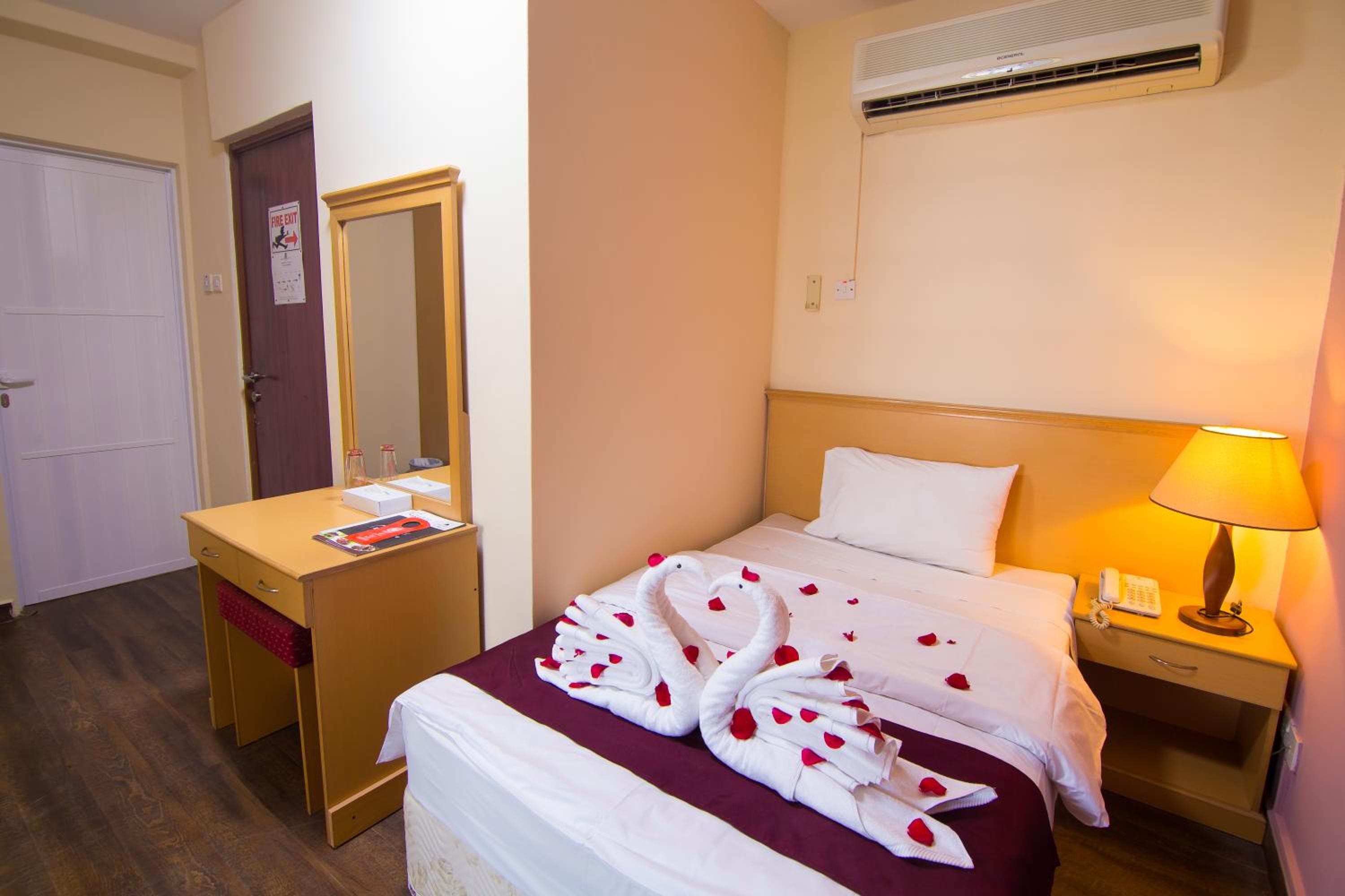 Single Room - Photo 2