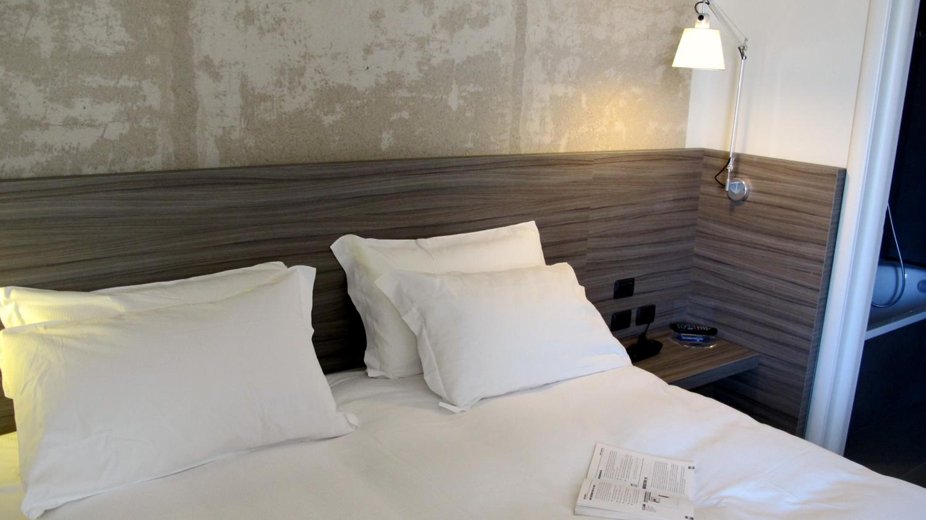 Double Room - Photo 4
