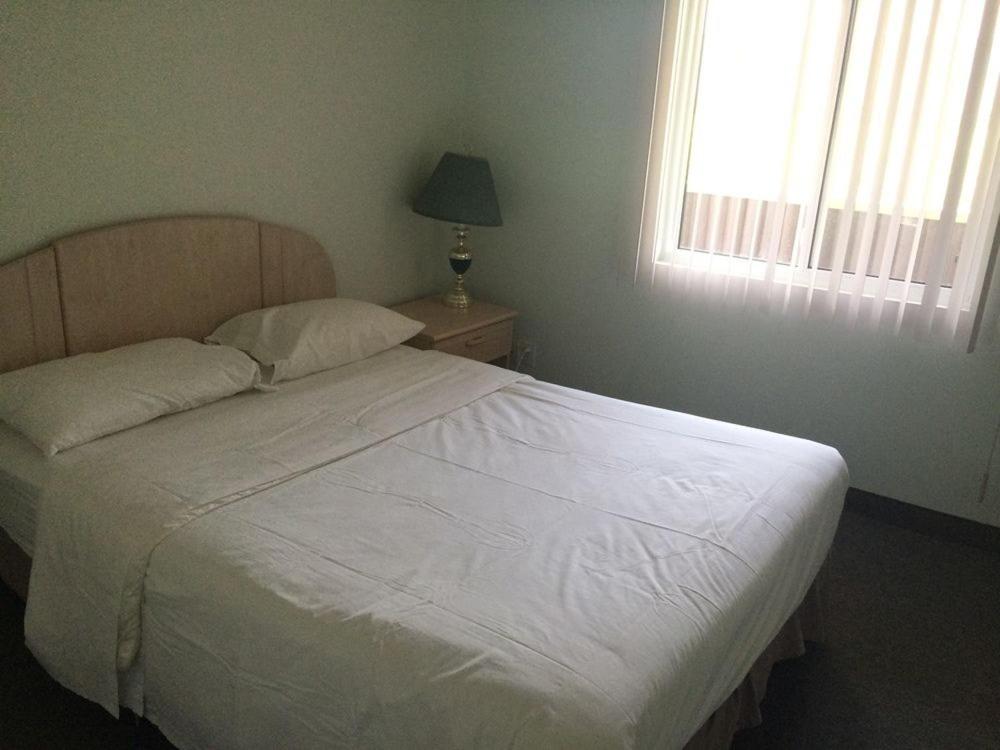Deluxe Queen Suite