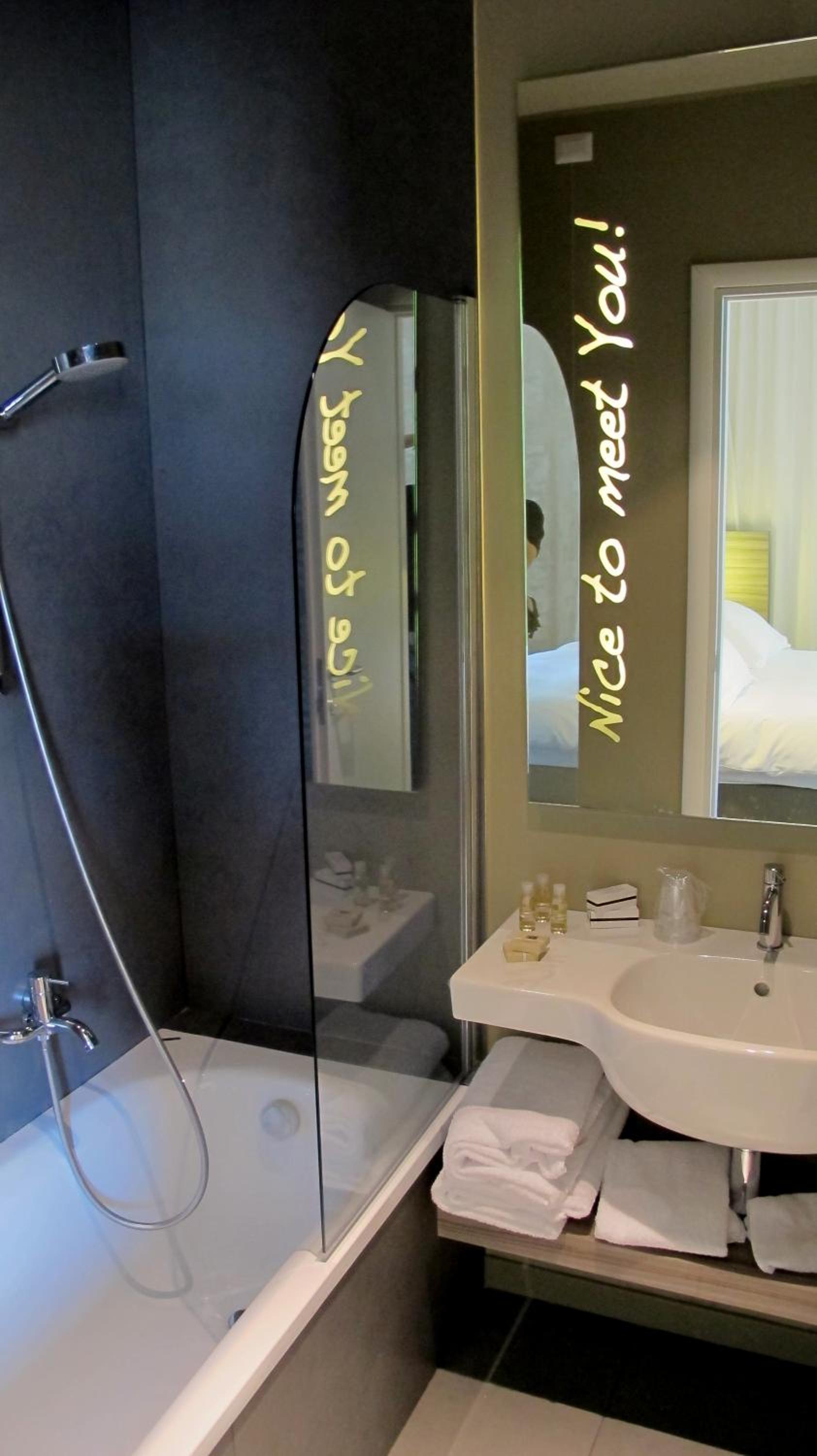 Double Room - Photo 6