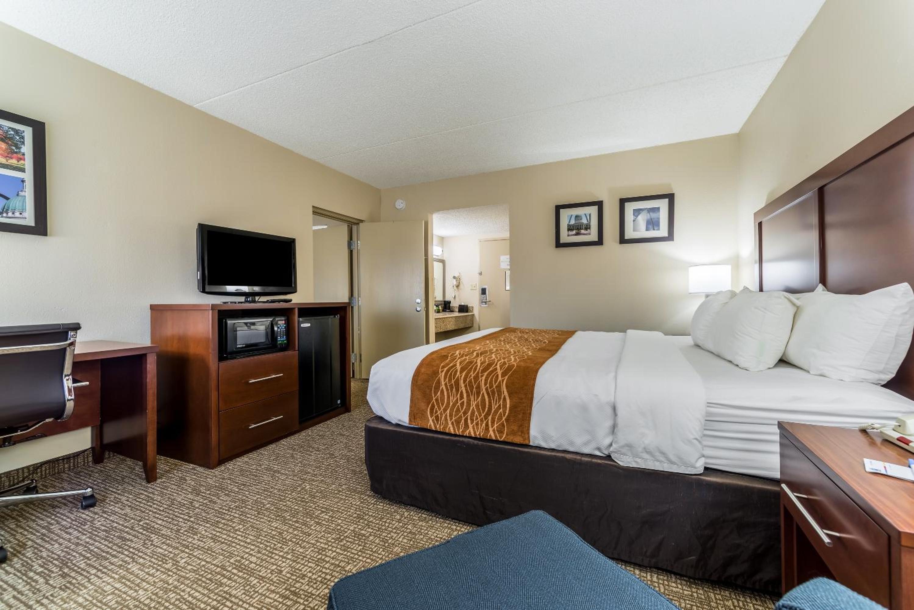 King Suite - Non-Smoking - Photo 1