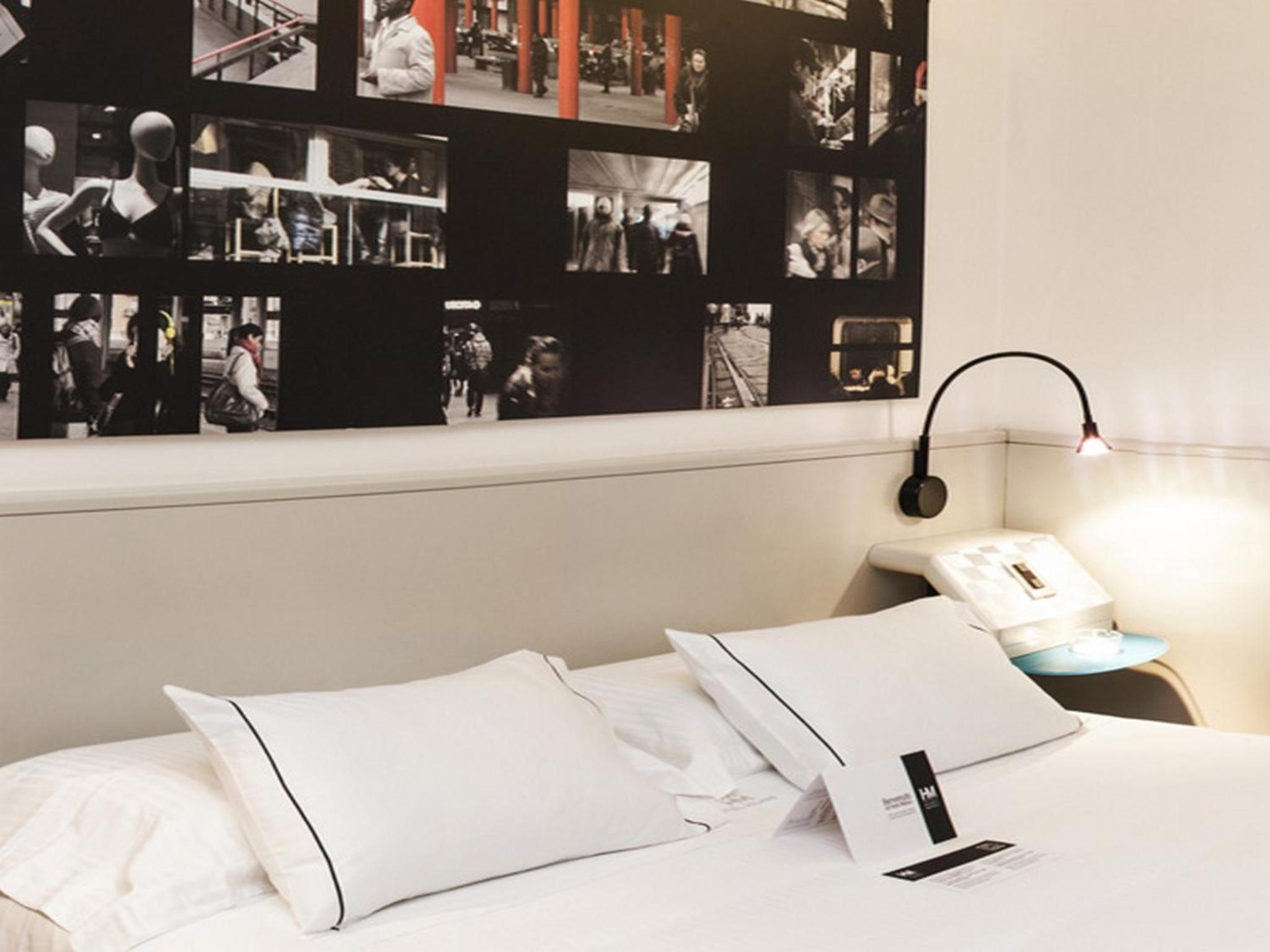 Standard Queen Room with Single Bed - Non-Smoking photo 3