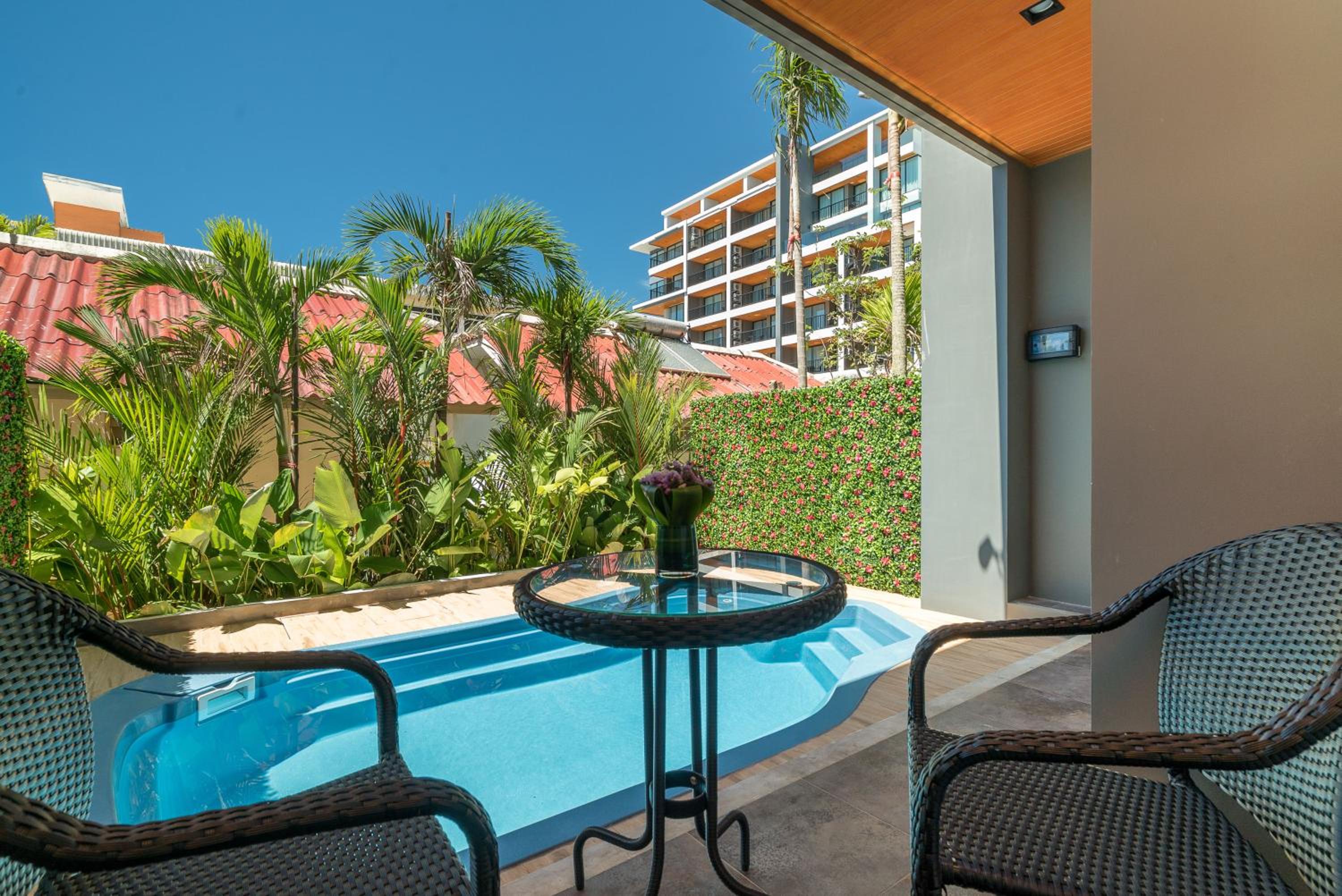 One bedroom Deluxe with Plunge Pool photo 3