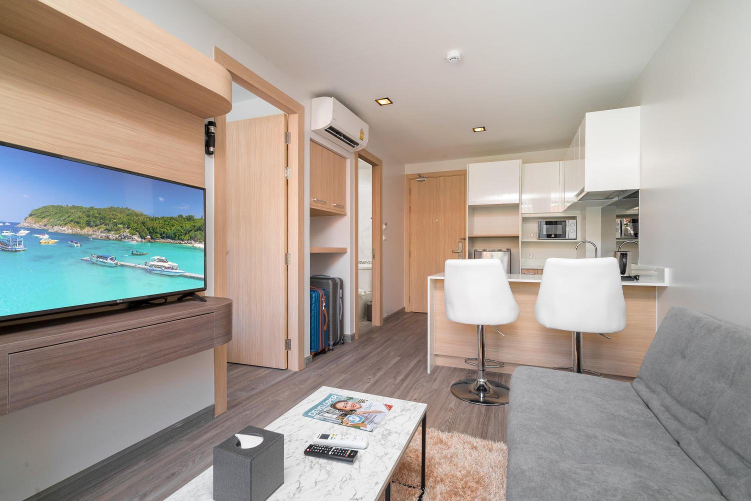 One bedroom Deluxe with Plunge Pool photo 2