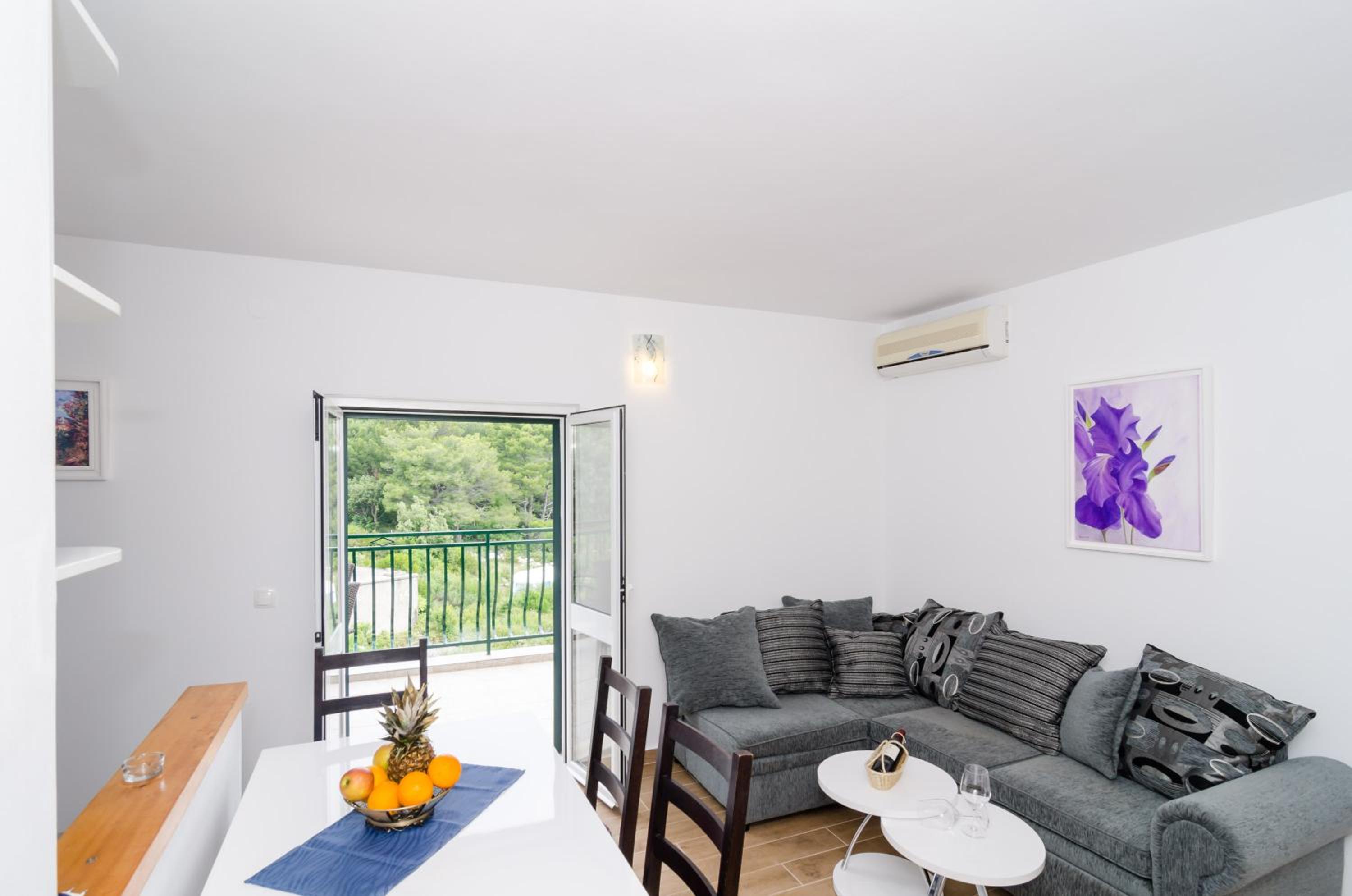 Apartment with Balcony photo 1