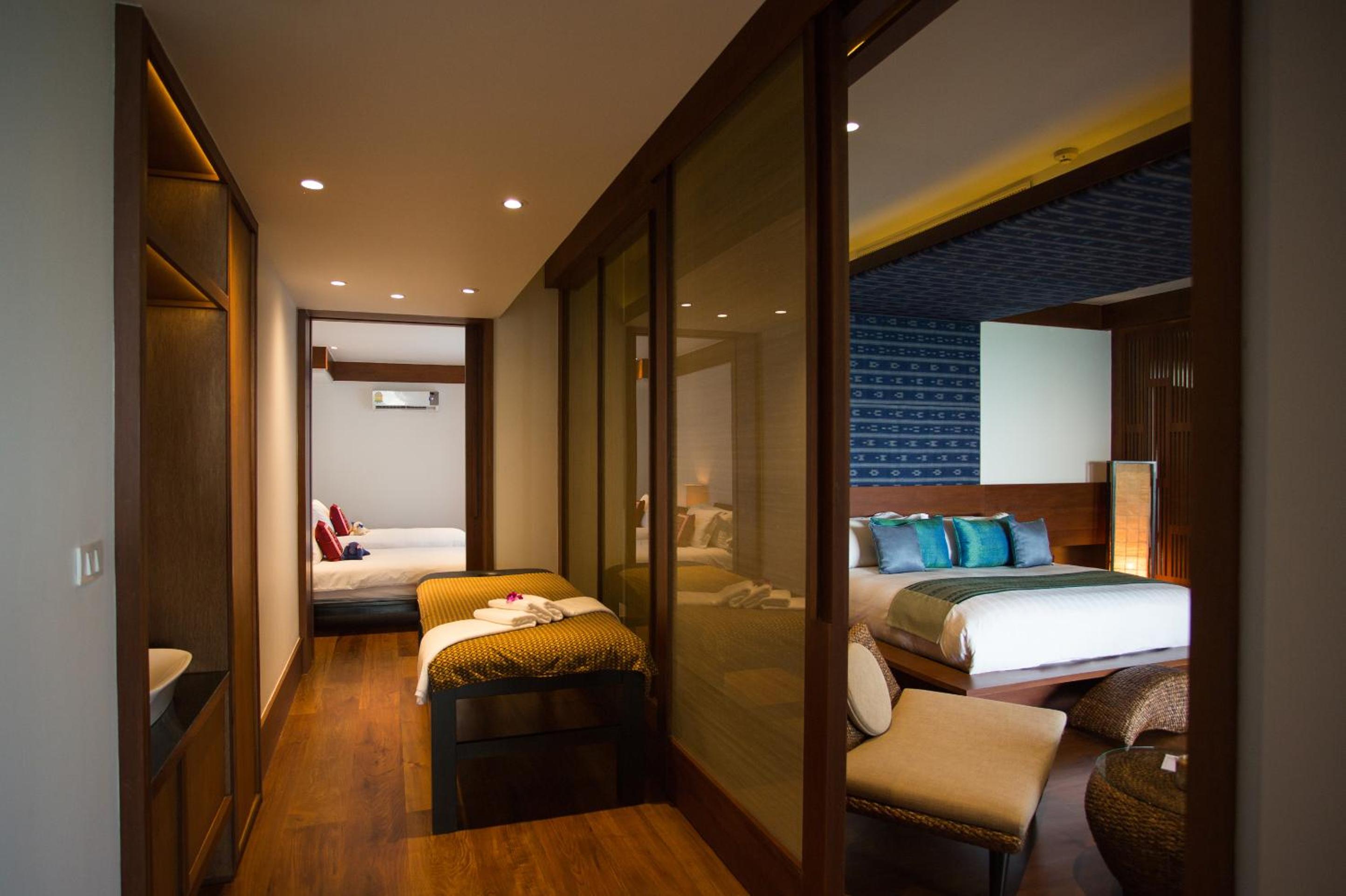 Six-Bedroom Ocean View Residence - Photo 8