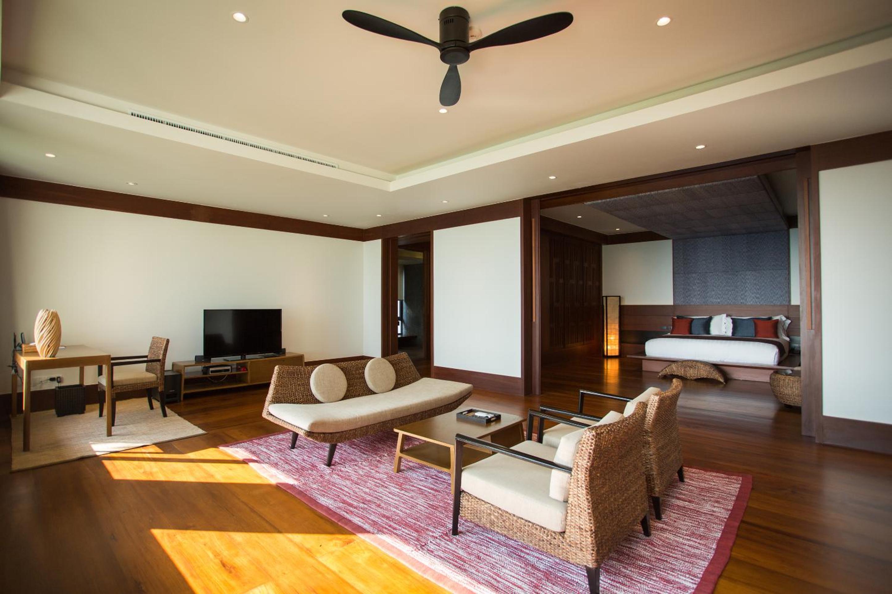 Six-Bedroom Ocean View Residence - Photo 6