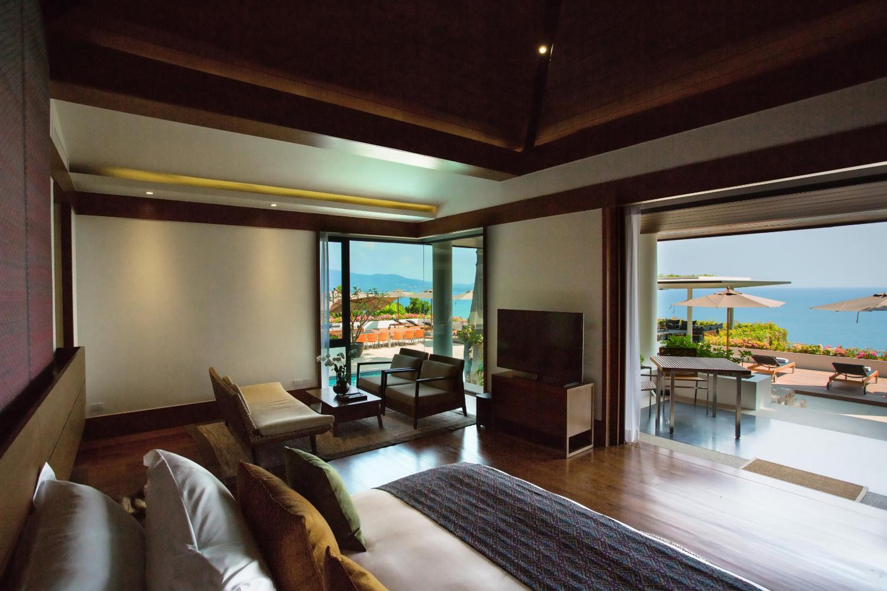Six-Bedroom Ocean View Residence - Photo 11