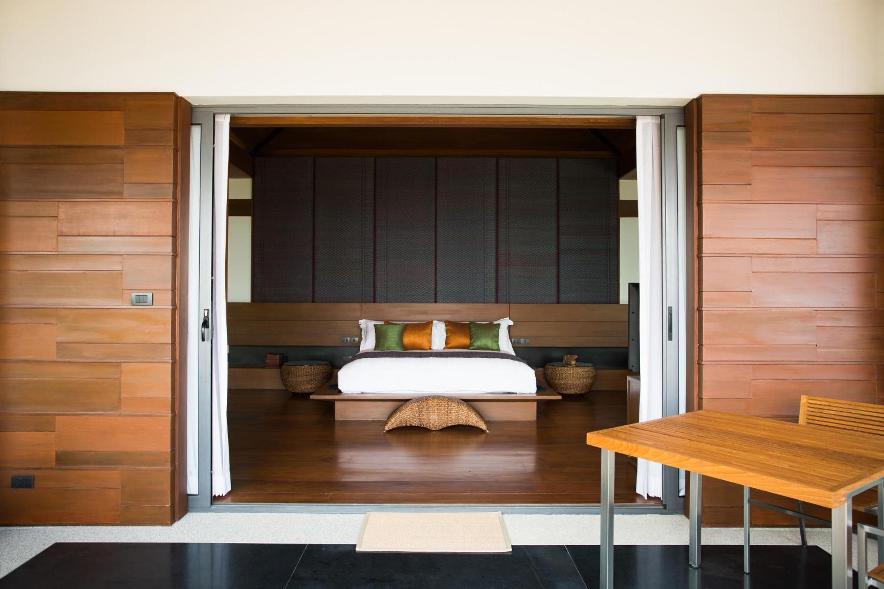 Six-Bedroom Ocean View Residence - Photo 5