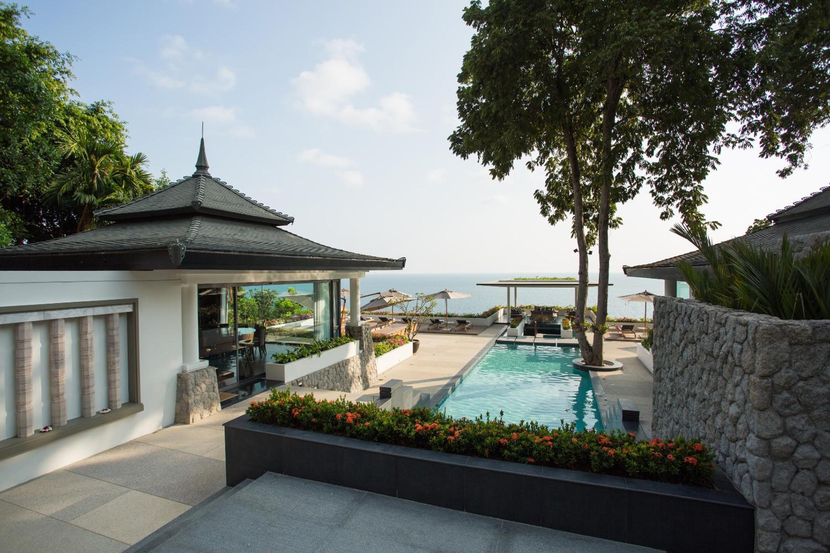 Six-Bedroom Ocean View Residence - Photo 12