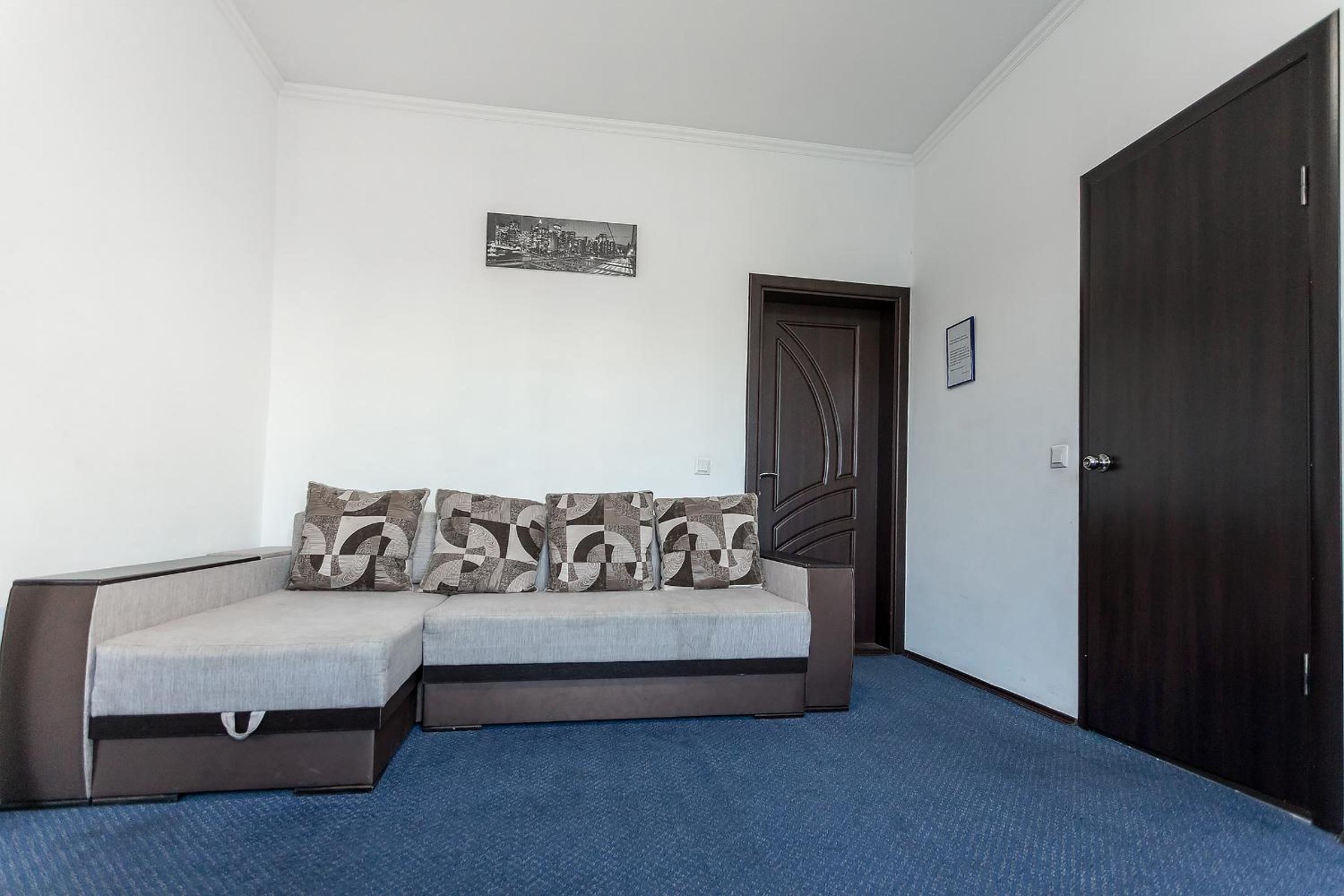 Small Single Room photo 3