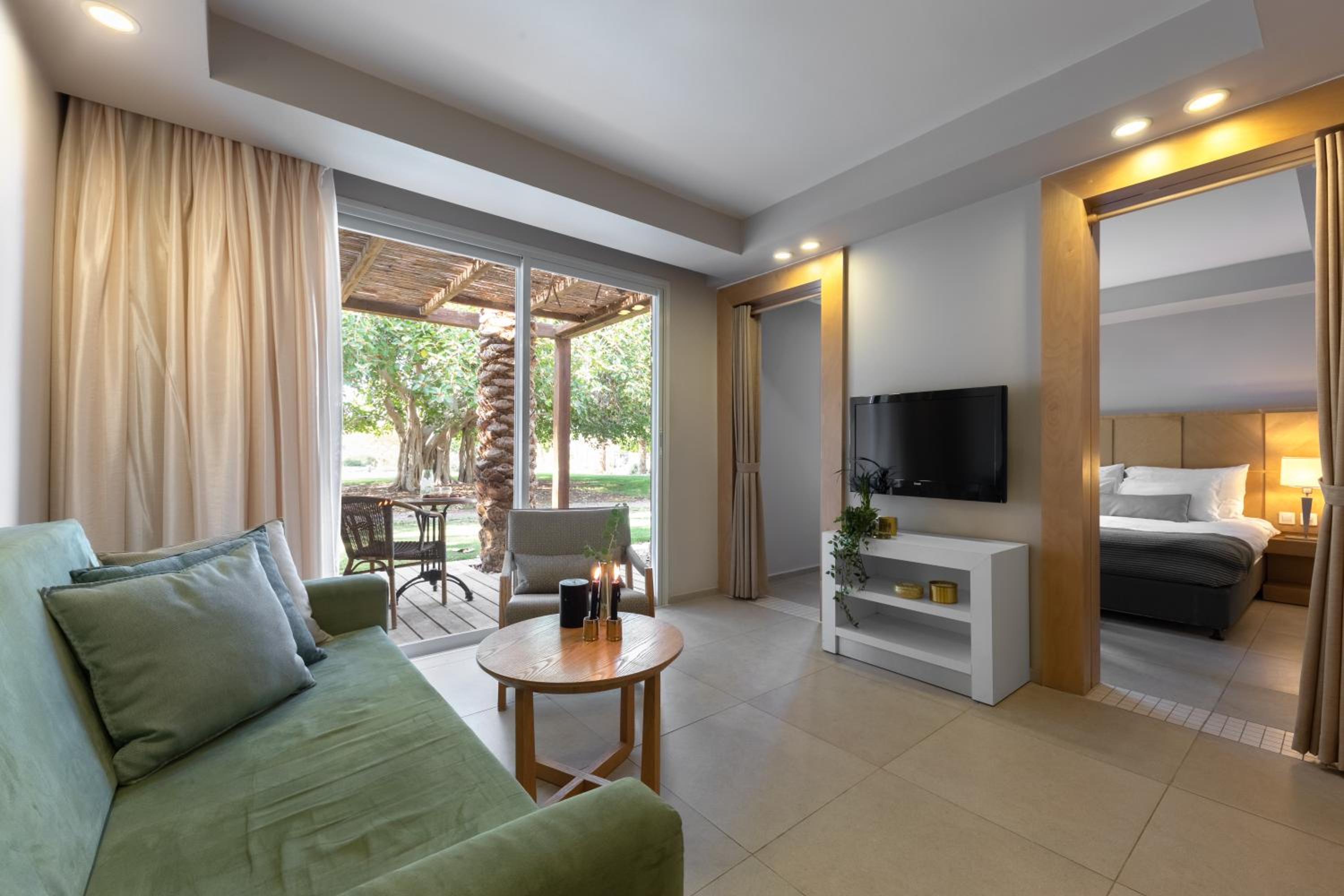 Junior Suite with Terrace - Photo 6