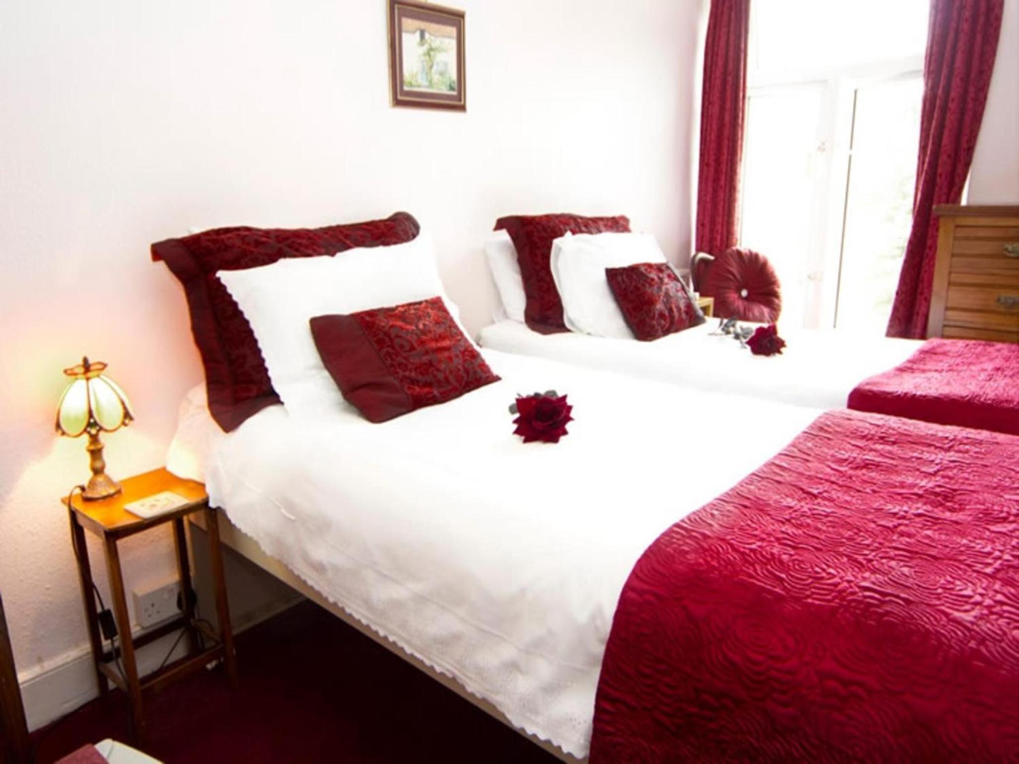 Double or Twin Room with Private External Bathroom