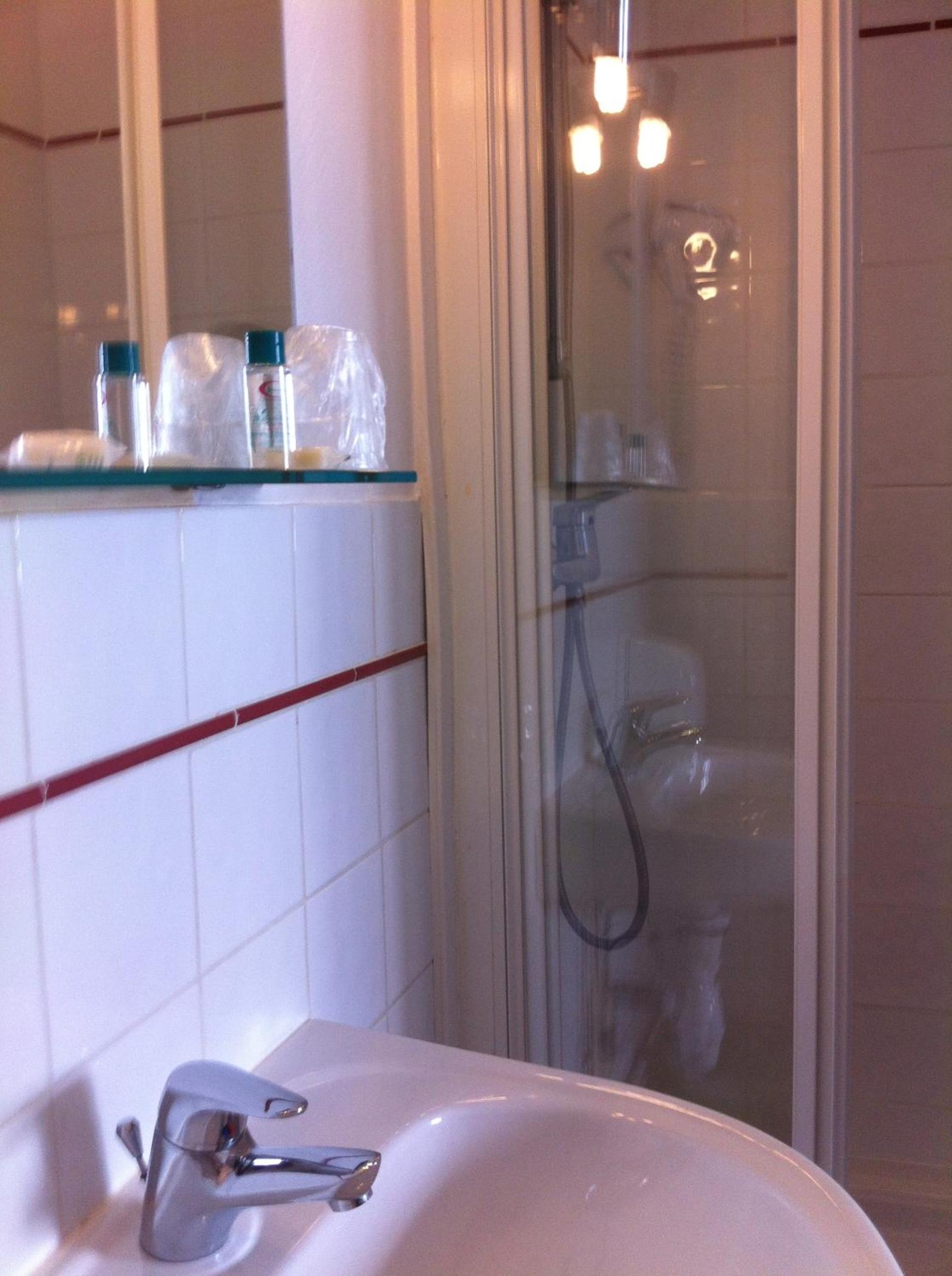 Double Room - Photo 7