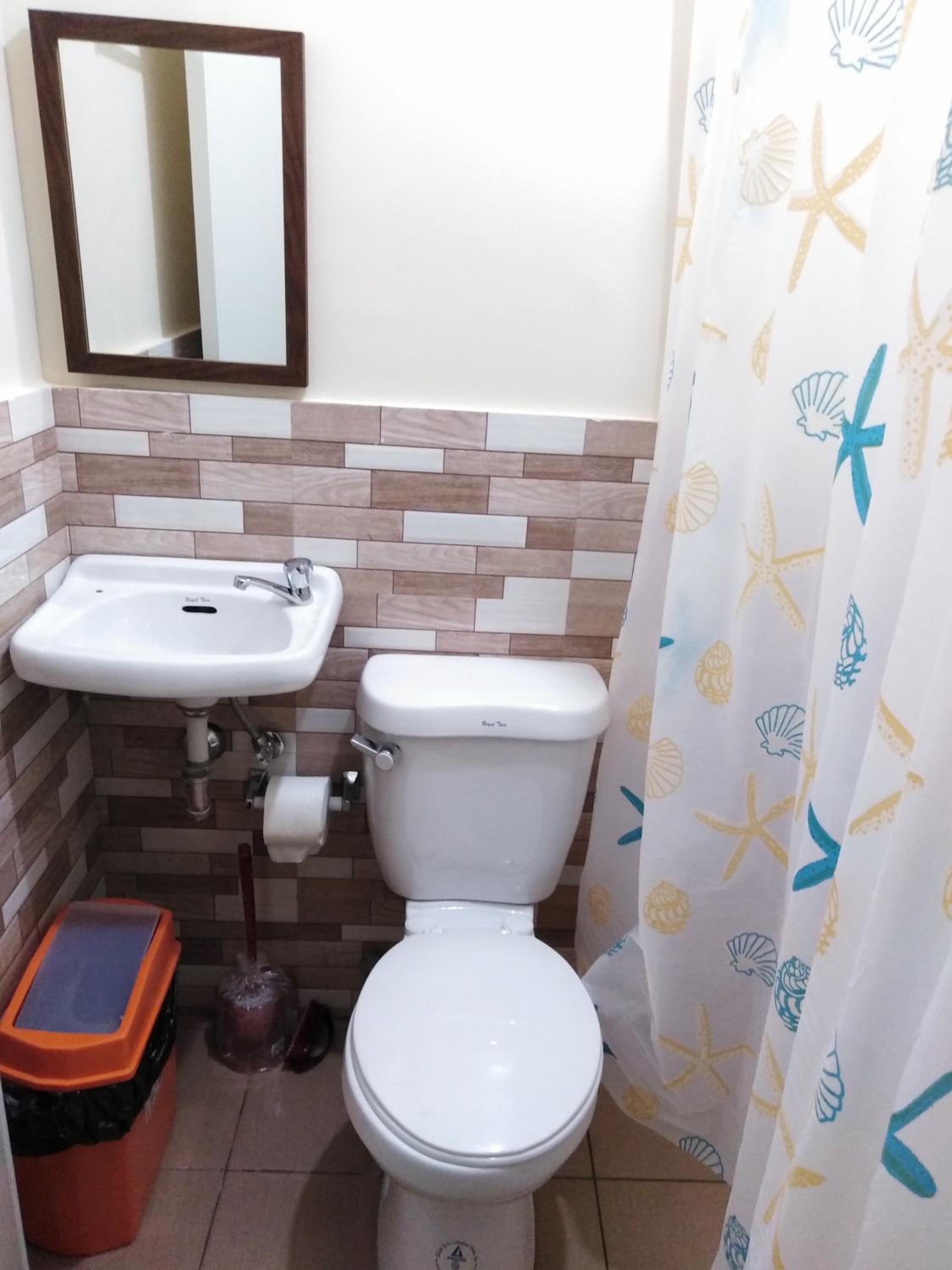 Standard Twin Room - Photo 8