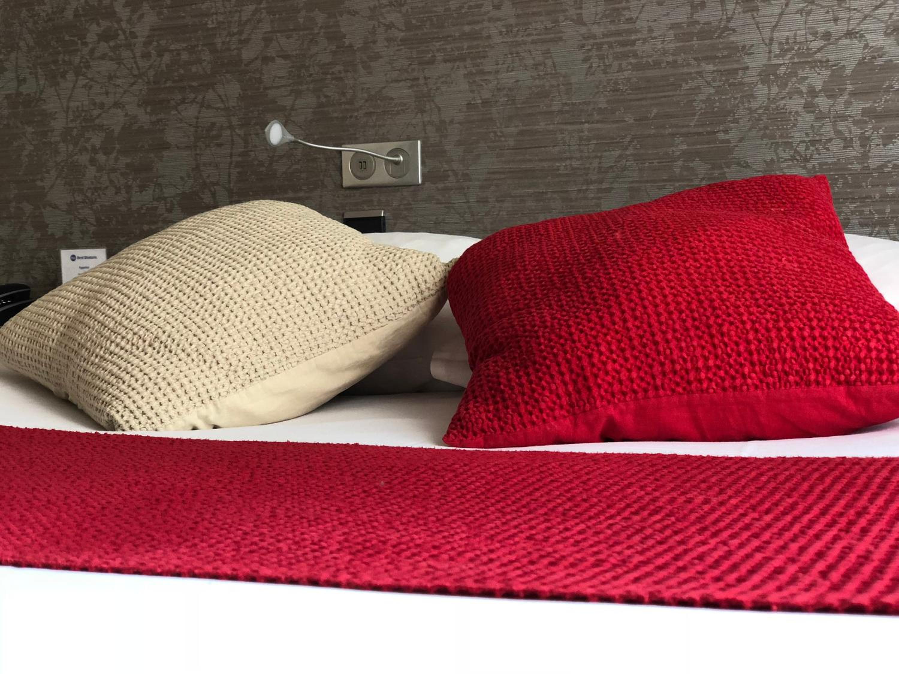 Comfort Queen Room - Photo 5