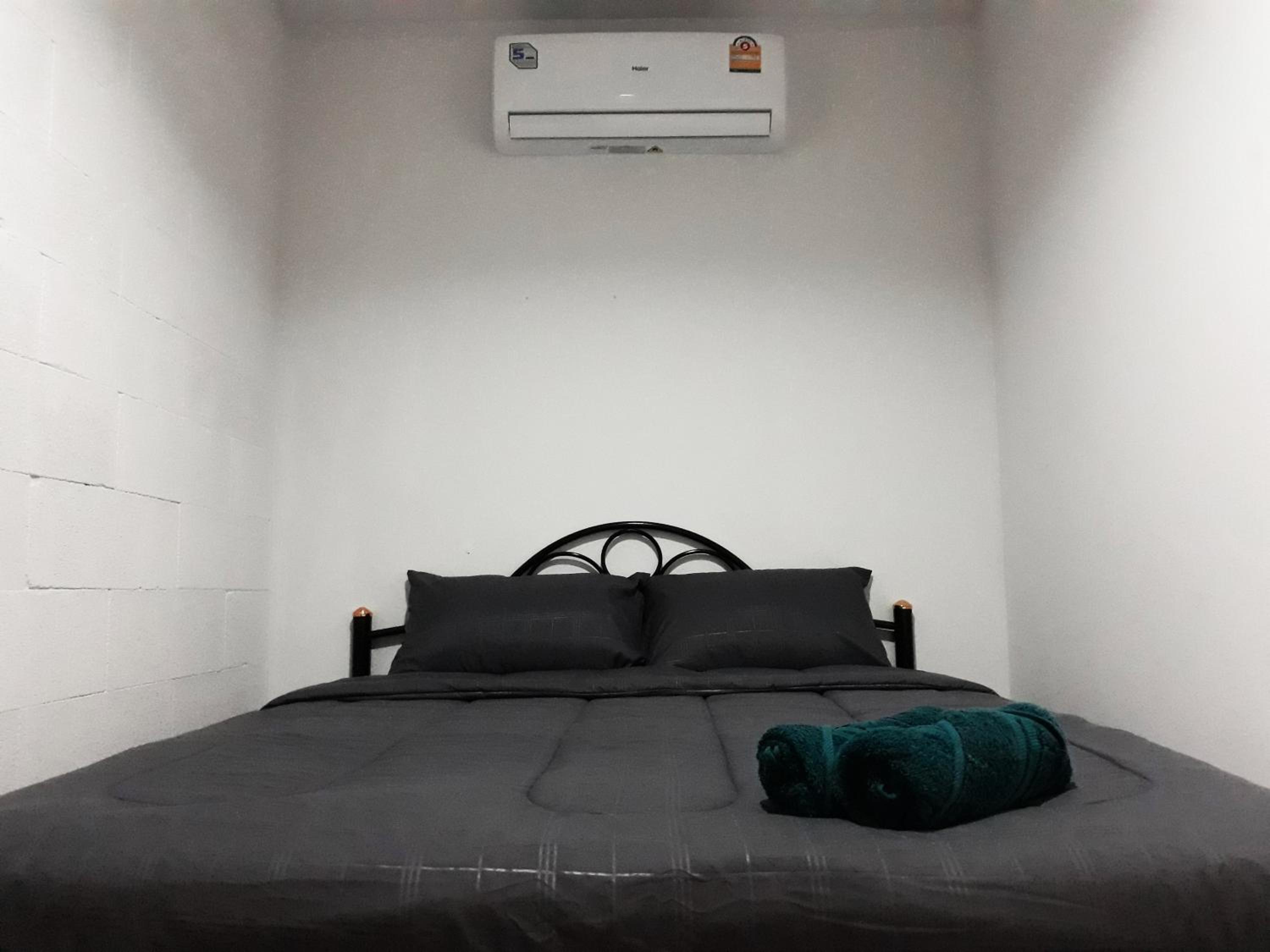 Budget Double Room photo 2