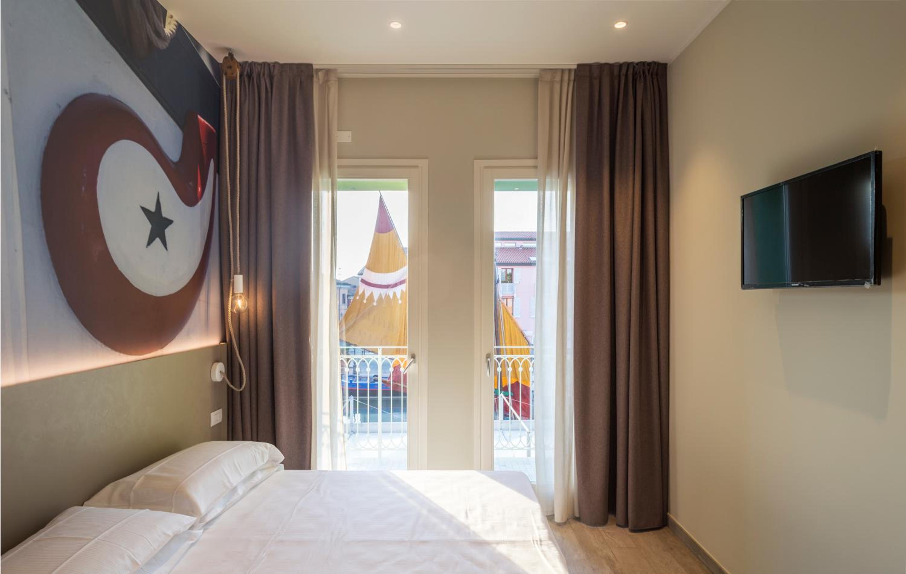 Double Room with Sea View - Photo 12