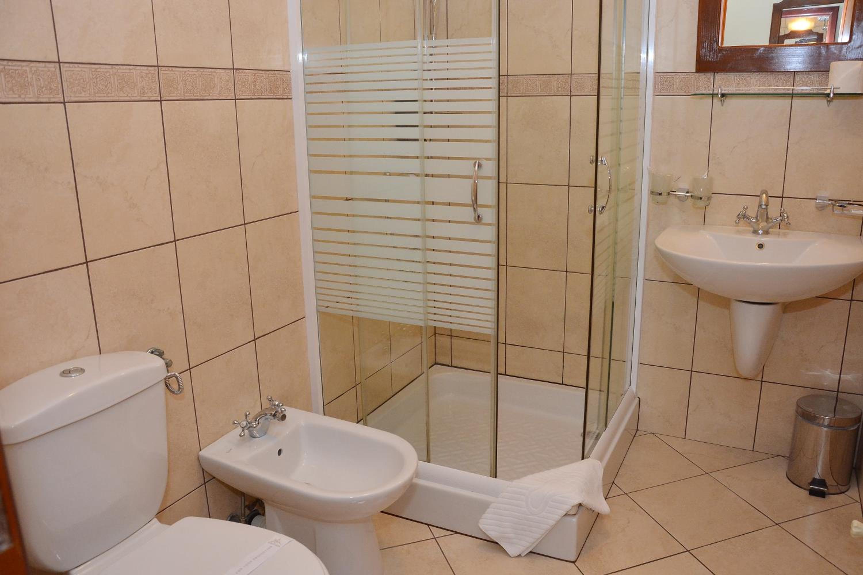 Double or Twin Room photo 3