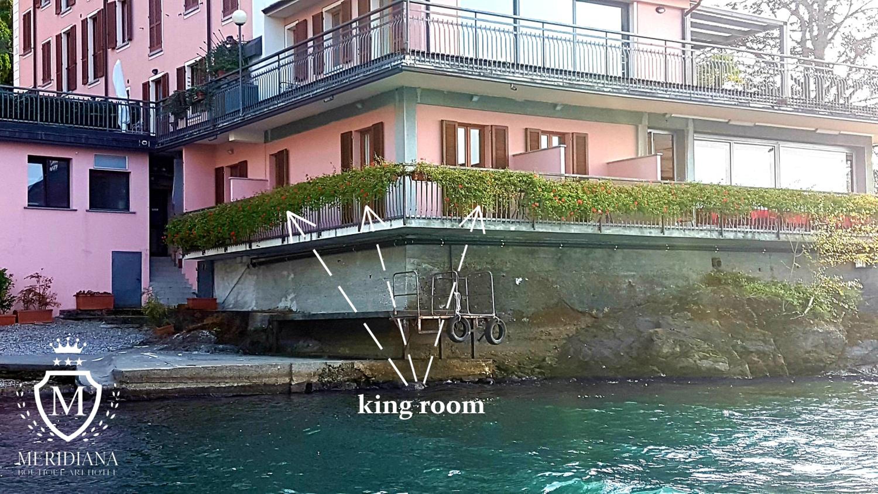 Superior King Room - Photo 25