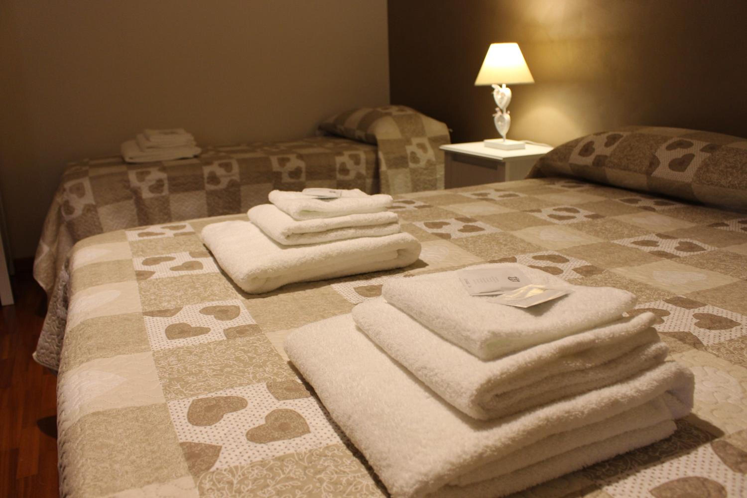 Triple Room with Private External Bathroom - Photo 4