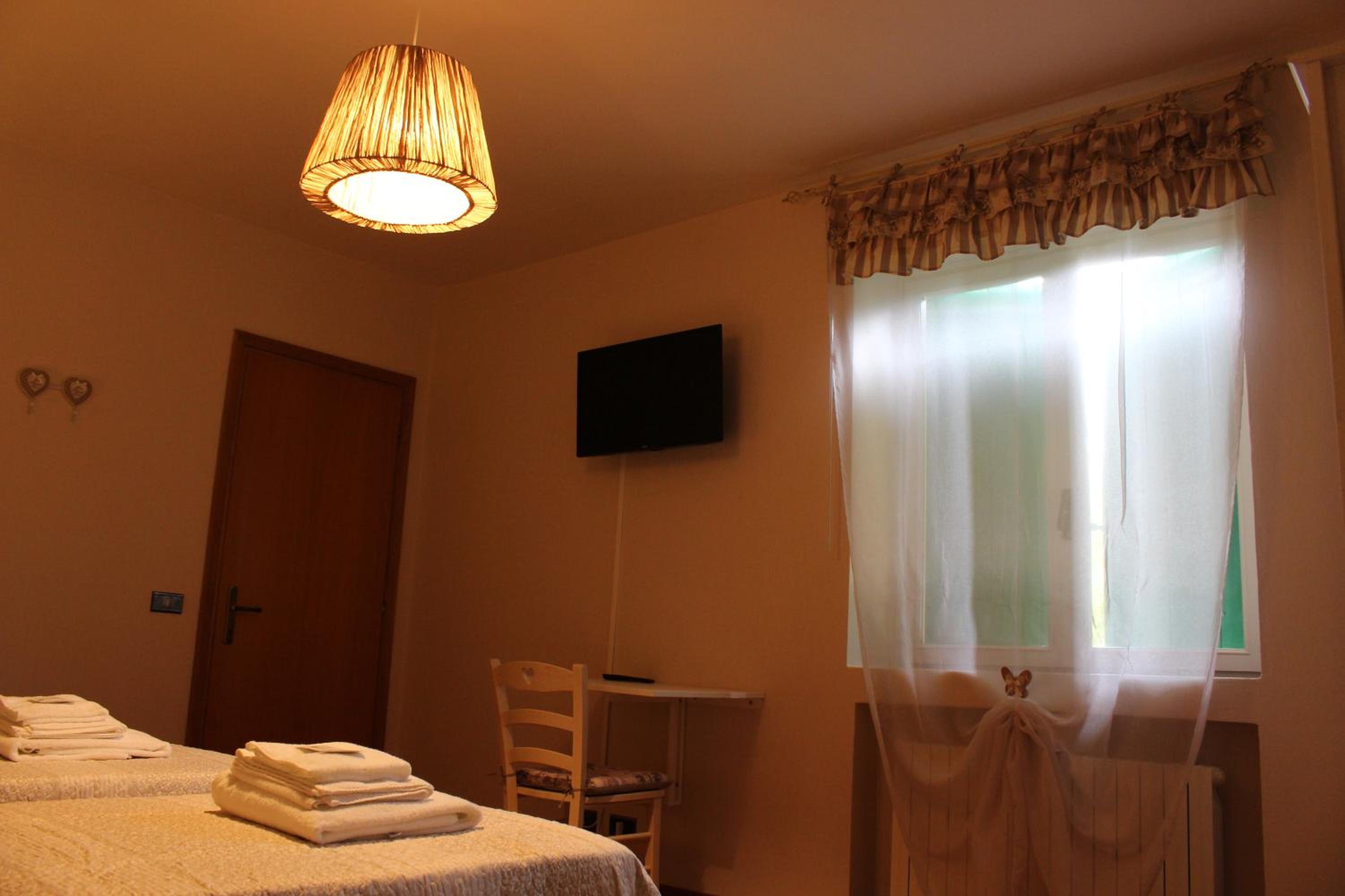 Triple Room with Private External Bathroom - Photo 6