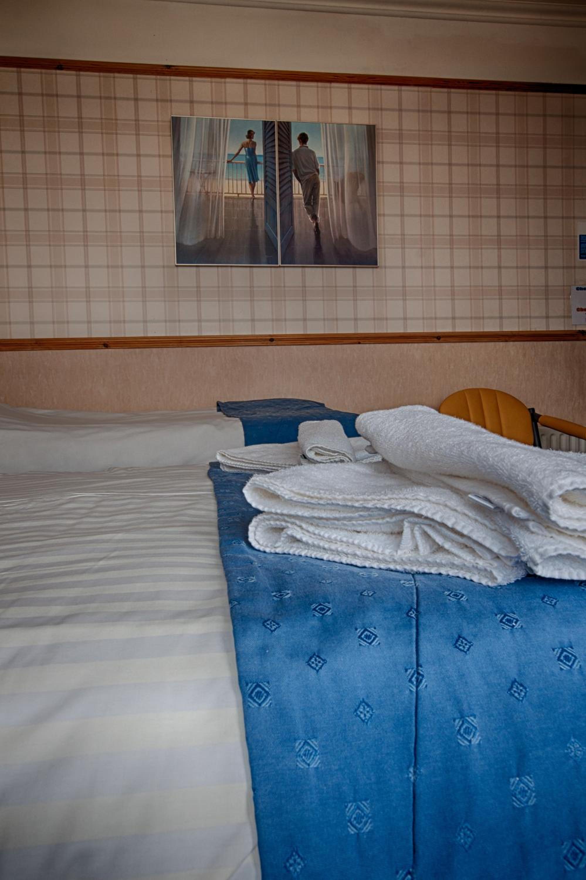 Standard Double Room - Photo 4