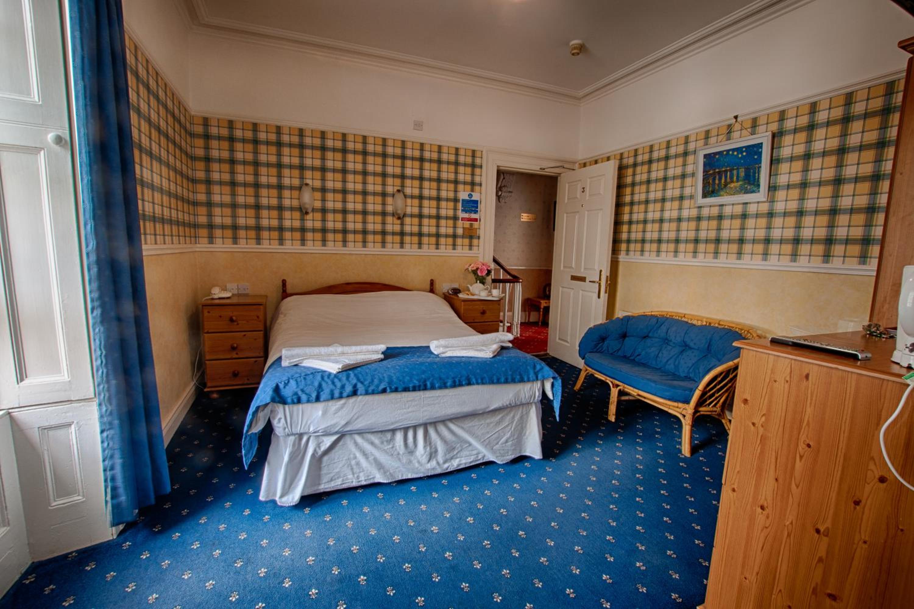 Standard Double Room - Photo 3