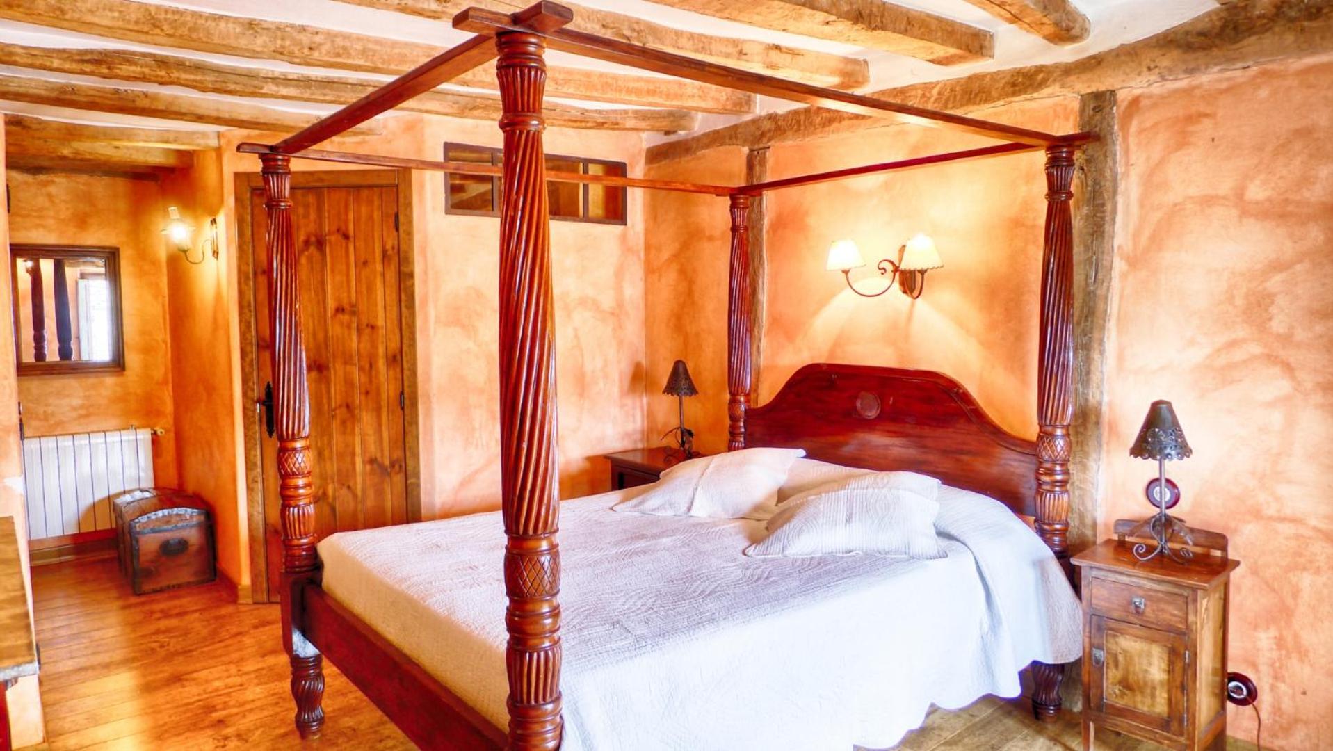 Double Room with Private Bathroom - Photo 7