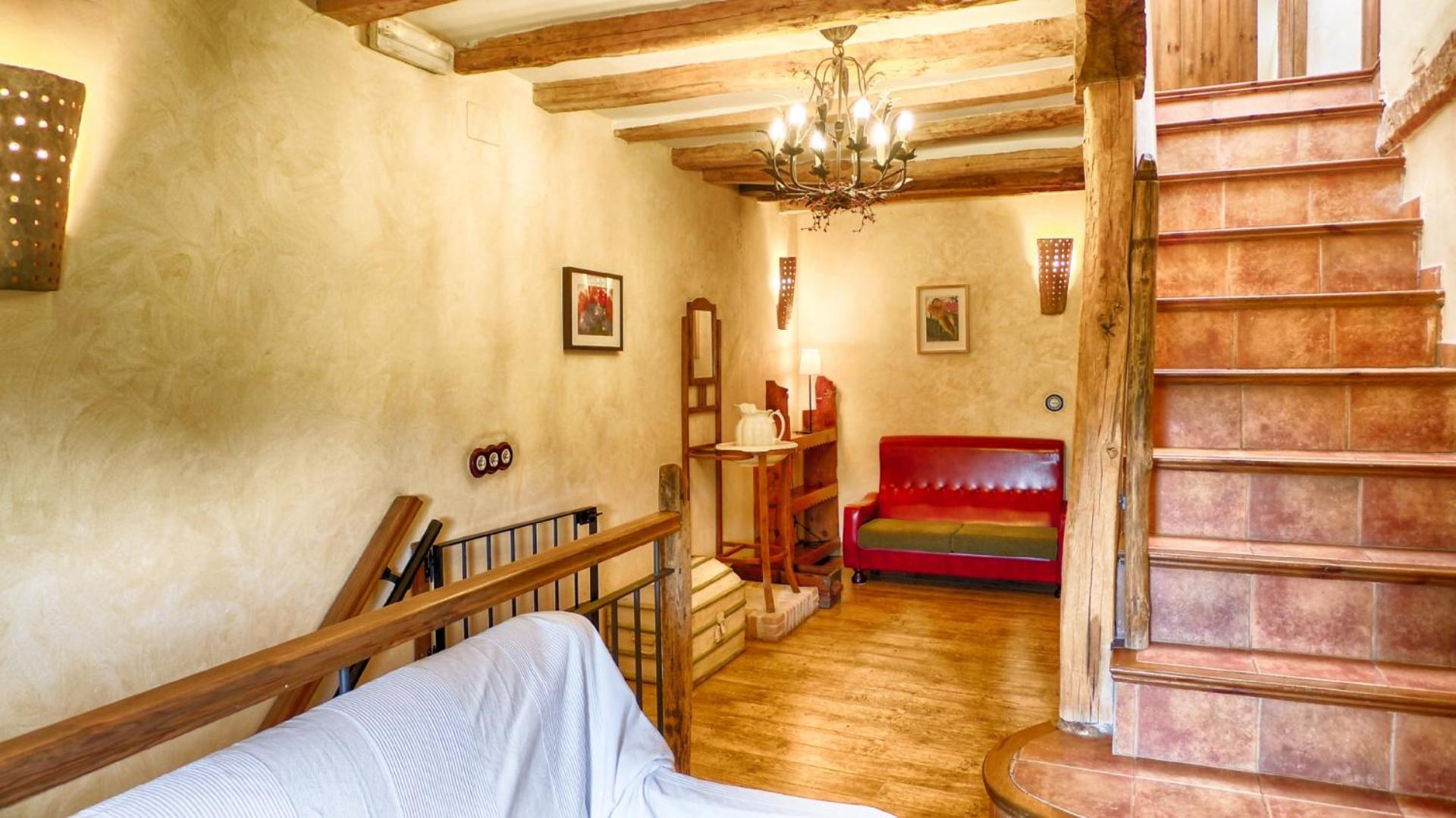 Double Room with Private Bathroom - Photo 5