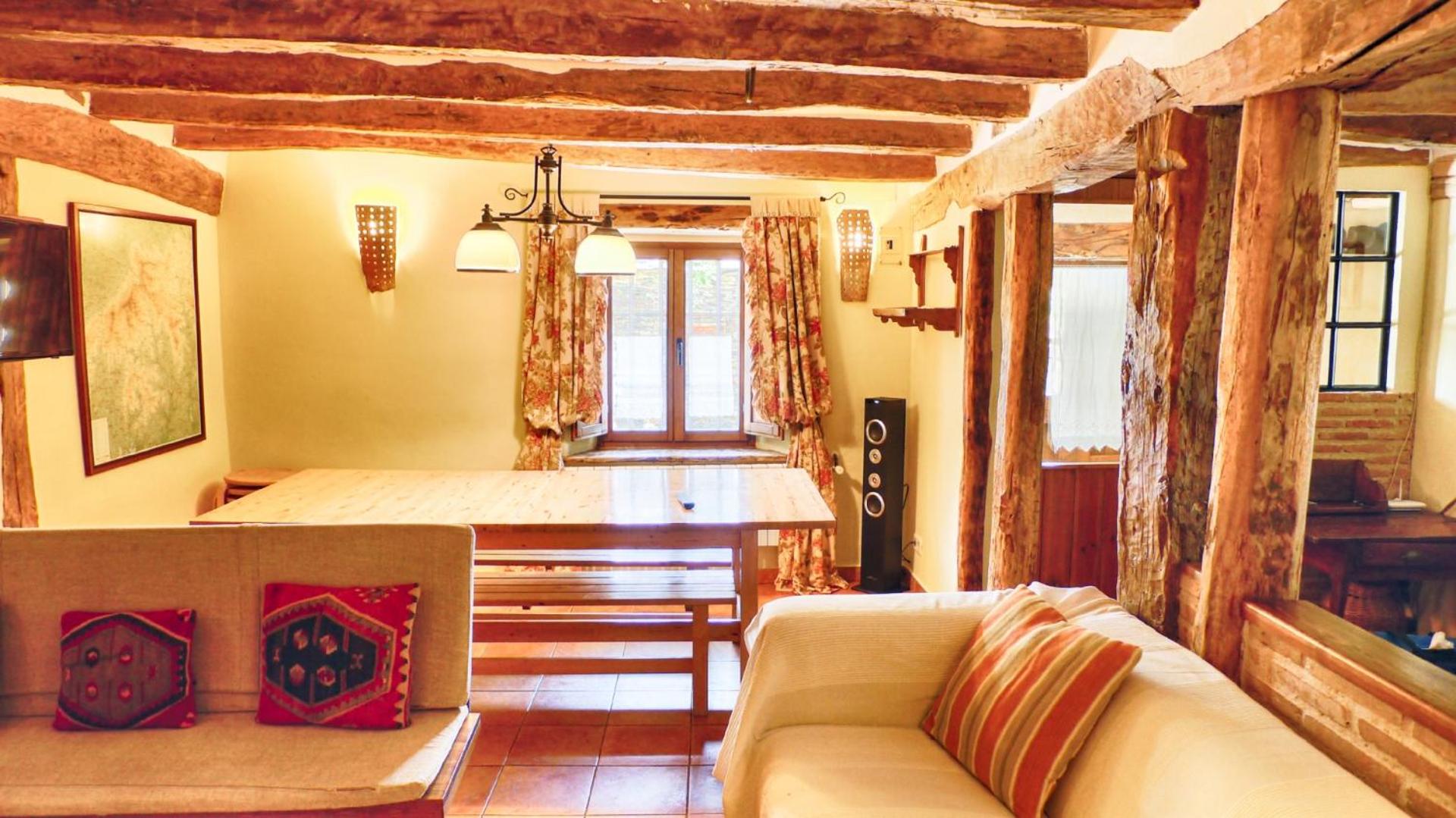Double Room with Private Bathroom - Photo 13