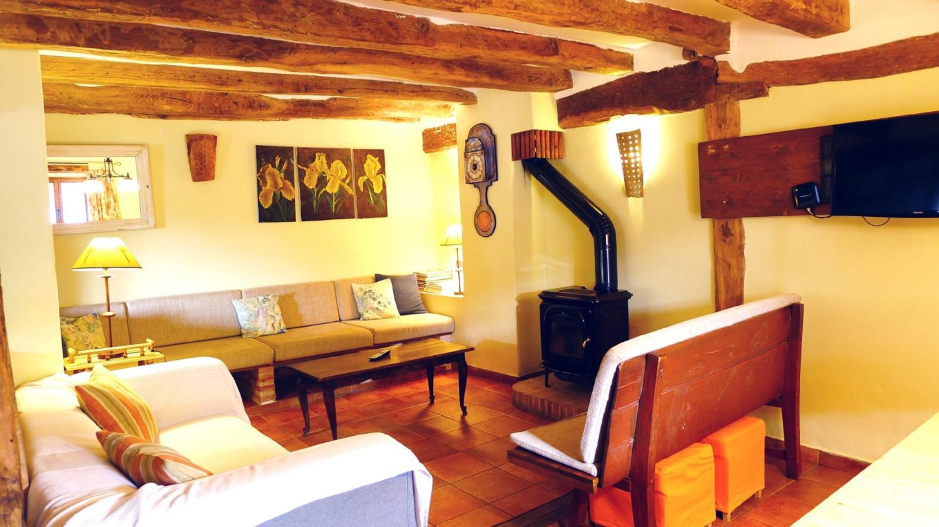 Double Room with Private Bathroom - Photo 9