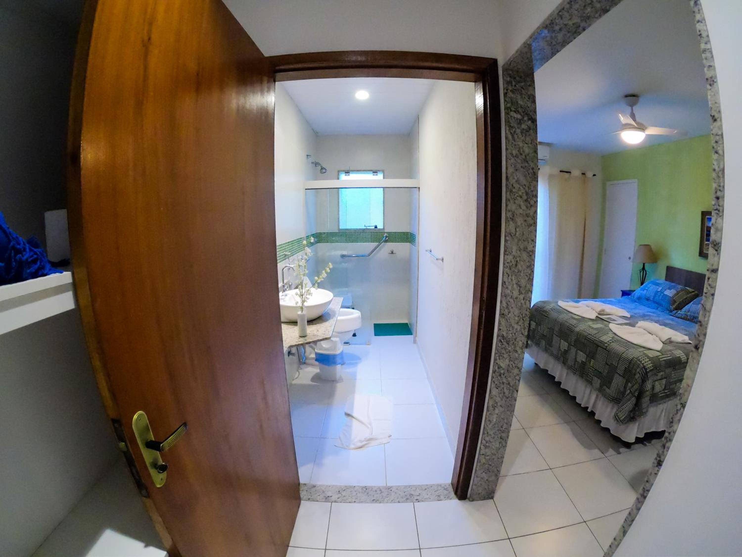 Queen Room - Disability Access photo 1