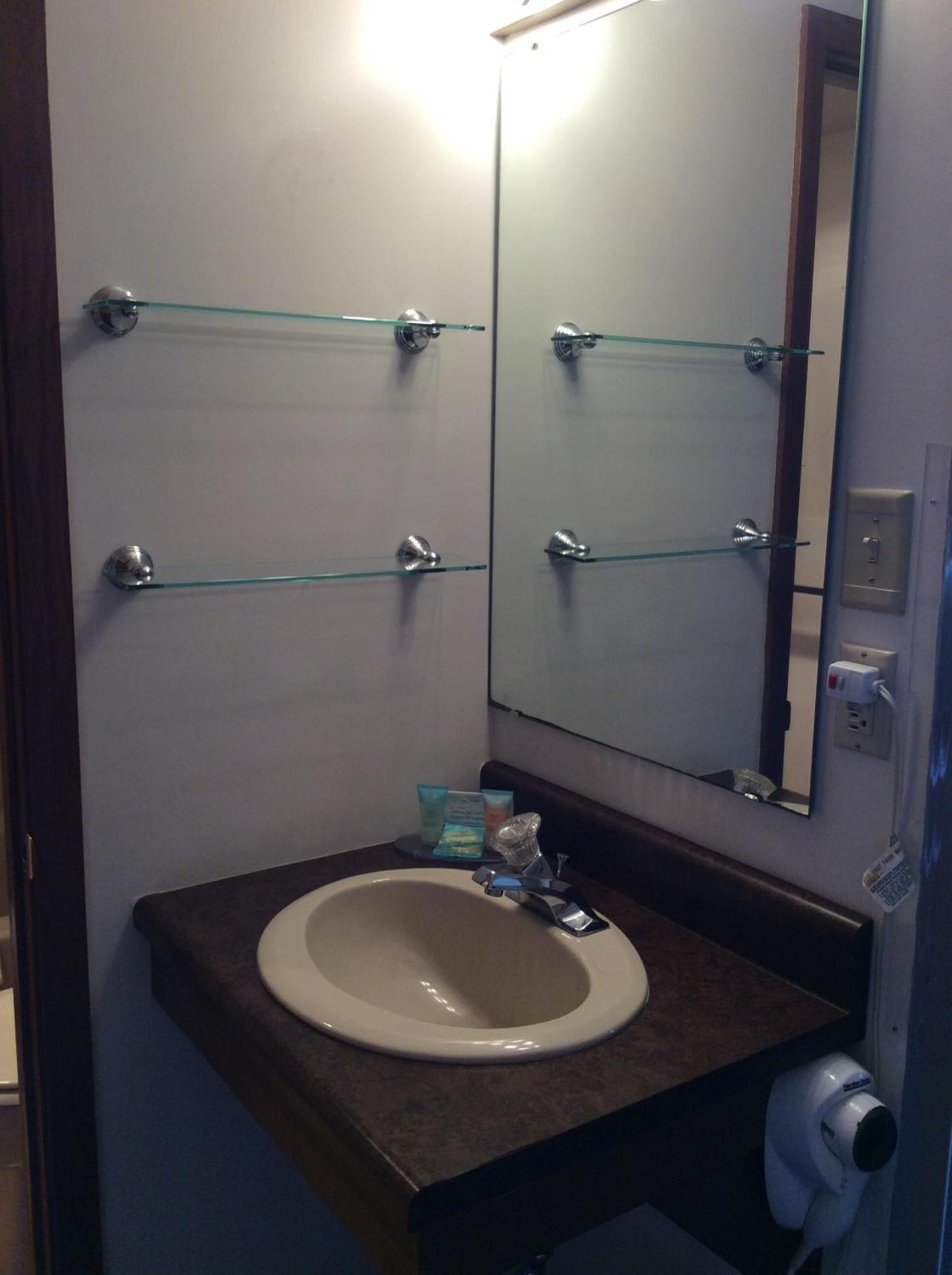 Single Room - Disability Access photo 2