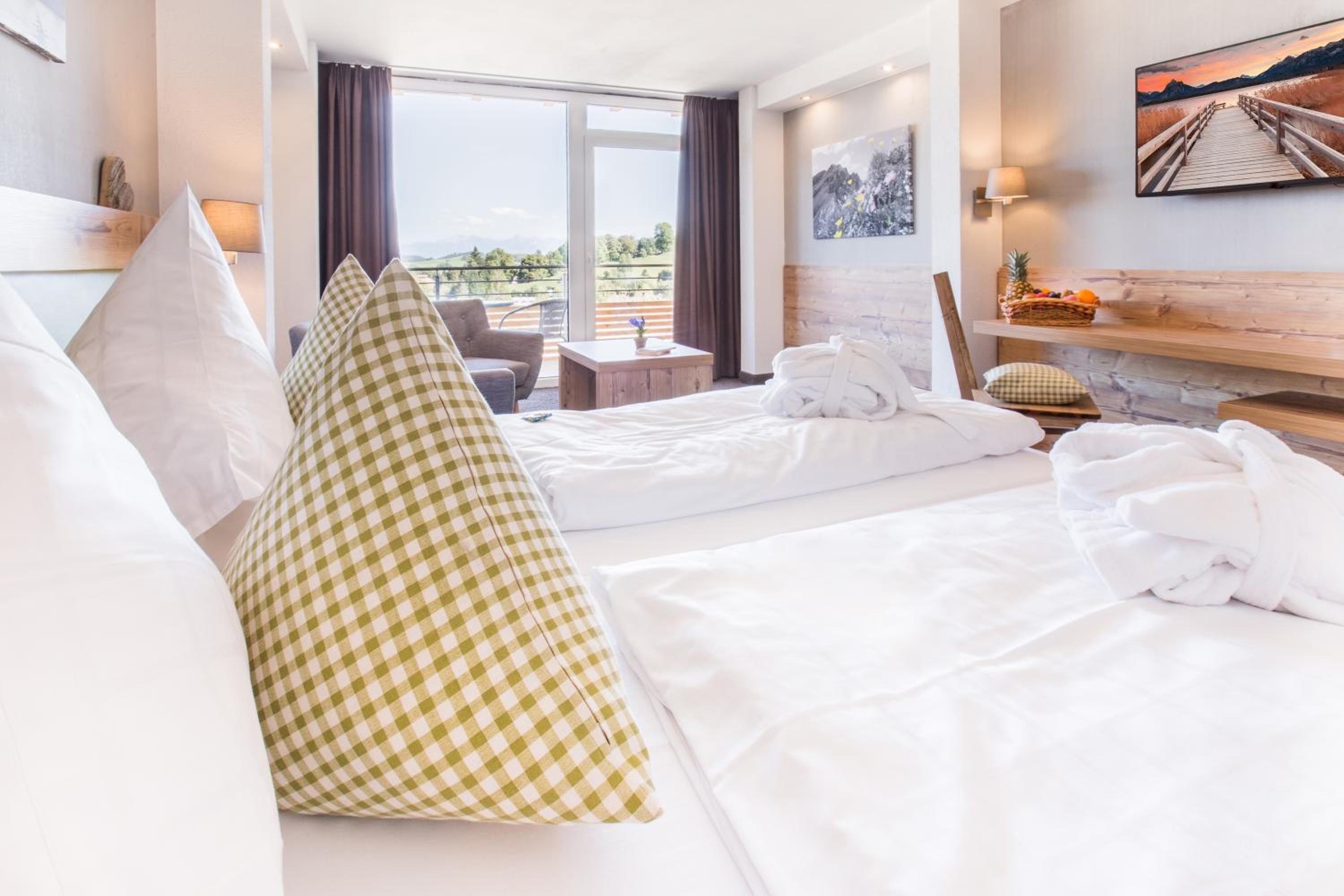 Double Room Superior with Balcony/Terrace and Mountain View
