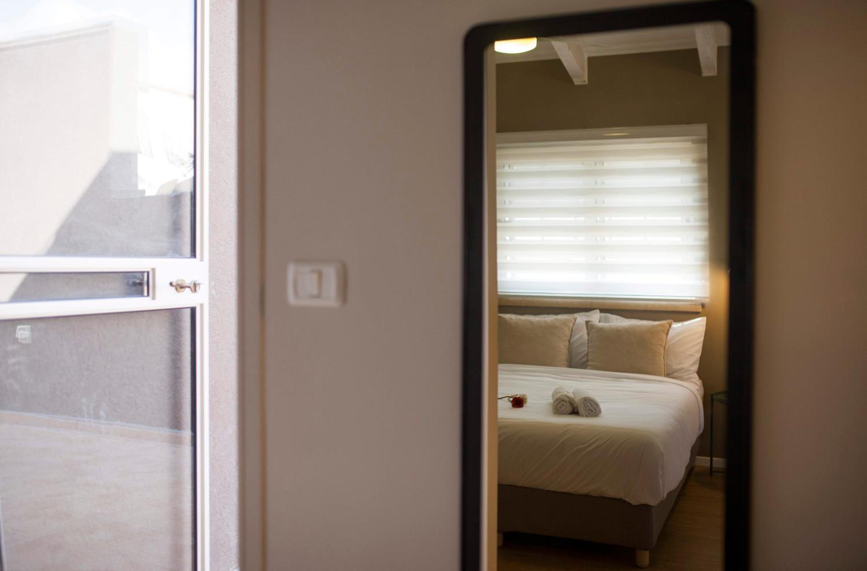 Suite with Balcony - Photo 5