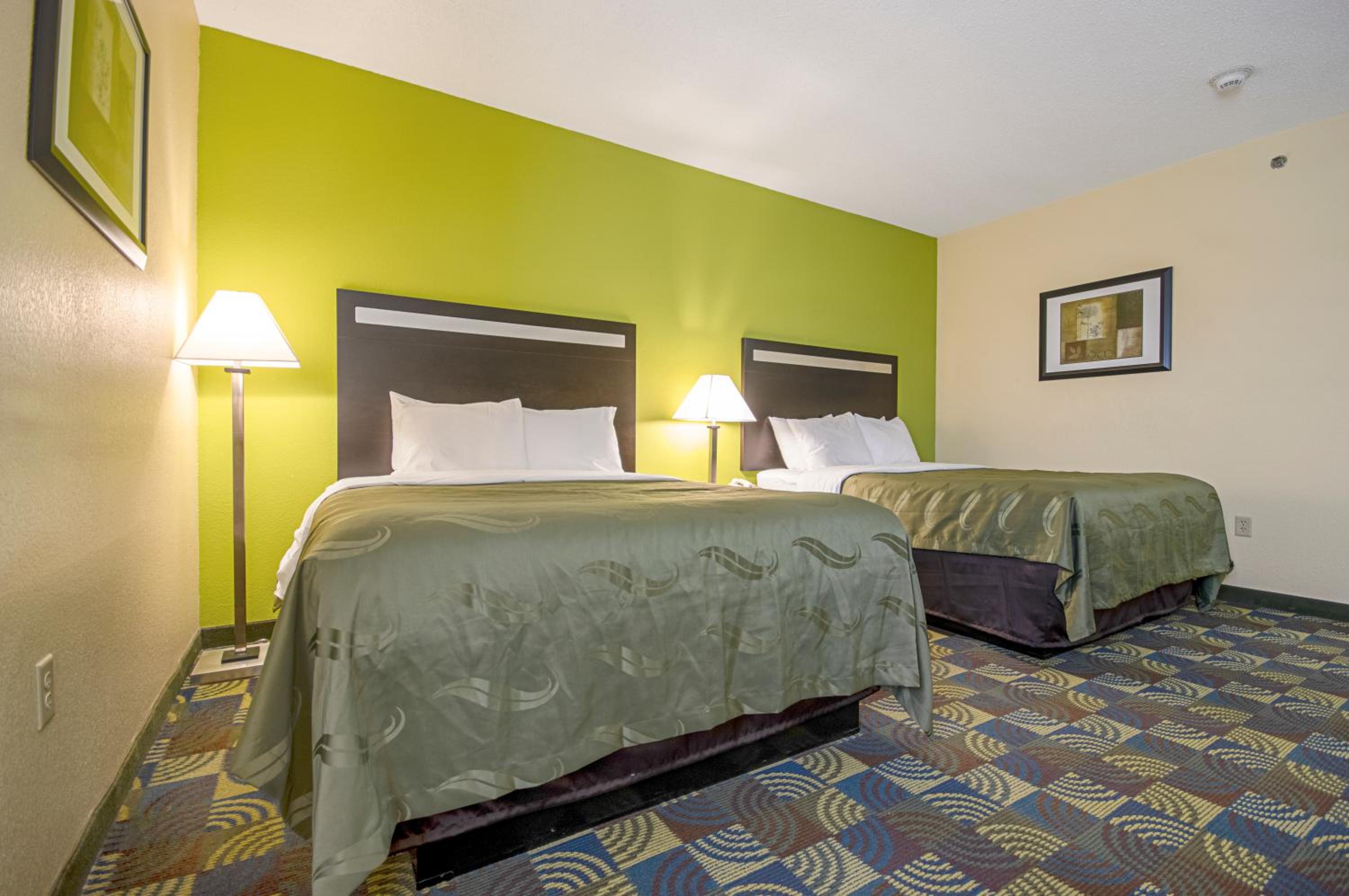 Queen Room with Two Queen Beds - Non-Smoking - Photo 1