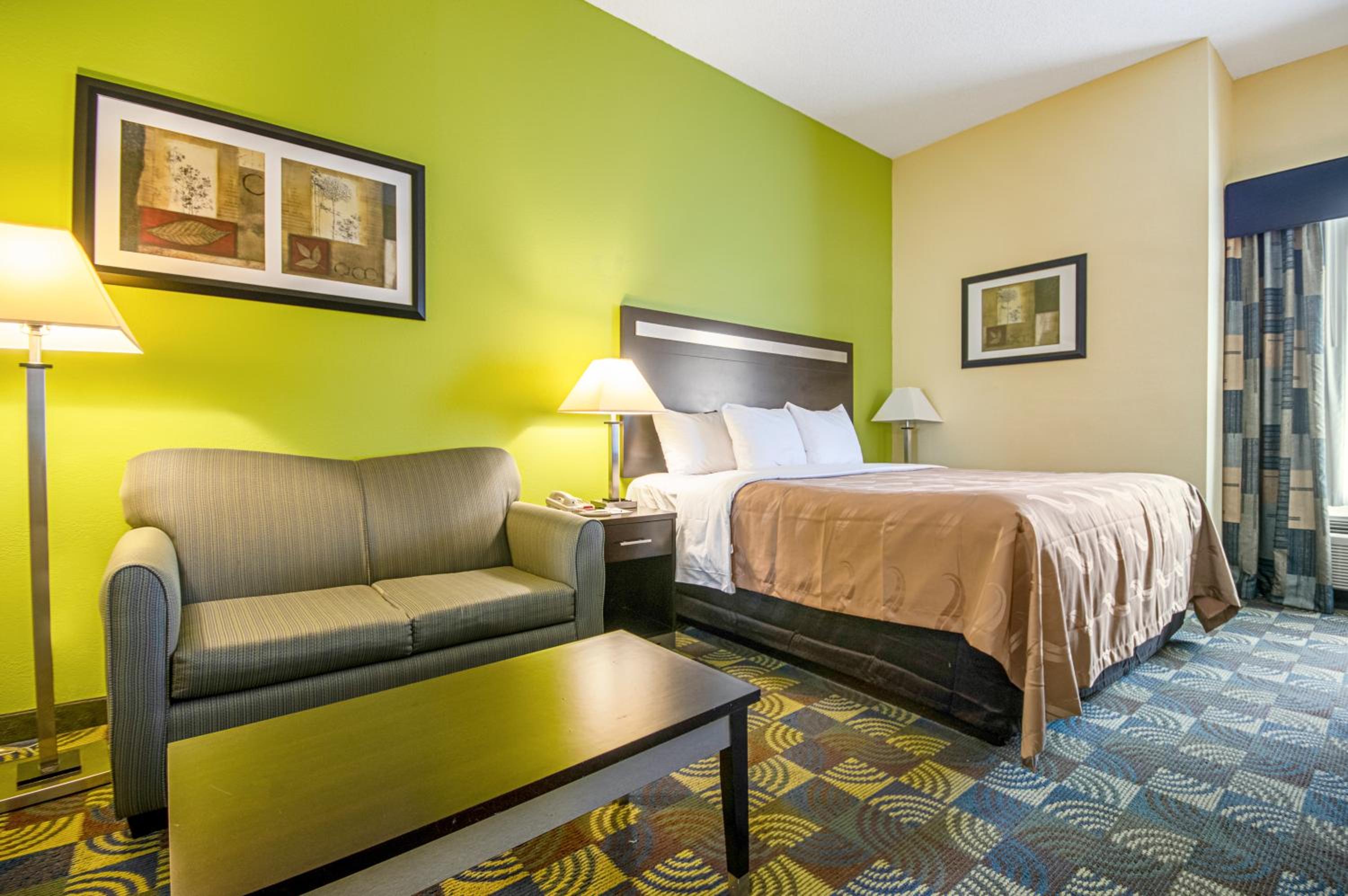 King Suite - Disability Access/Non-Smoking - Photo 1
