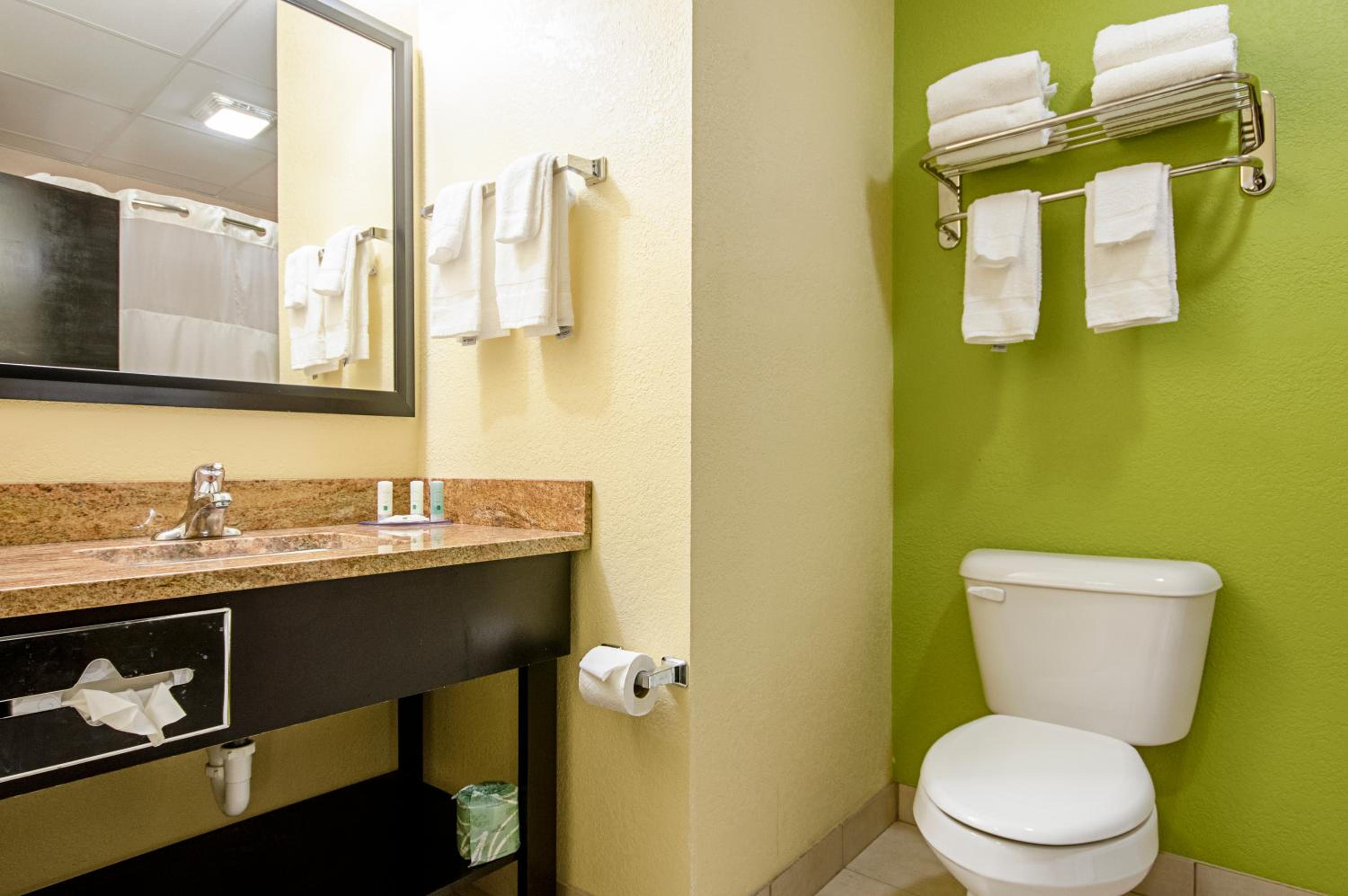 Superior Double Room with Two Double Beds - Non-Smoking - Photo 2