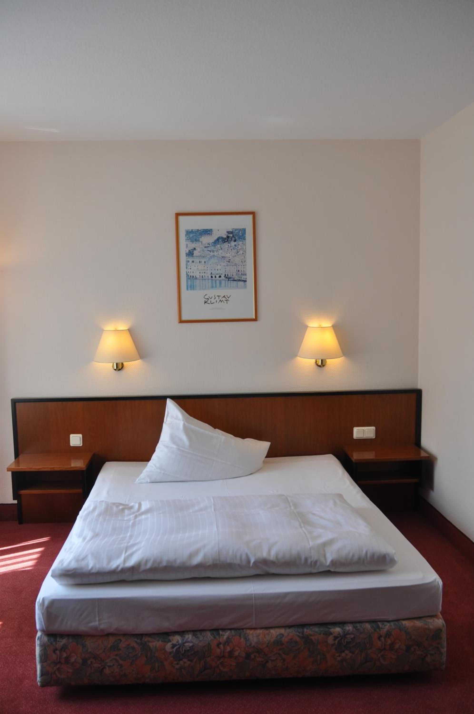 Single Room photo 3