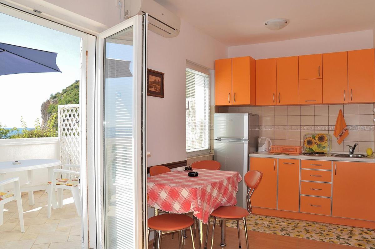 Studio with Balcony and Sea View