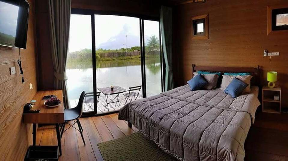 Double Room with Lake View