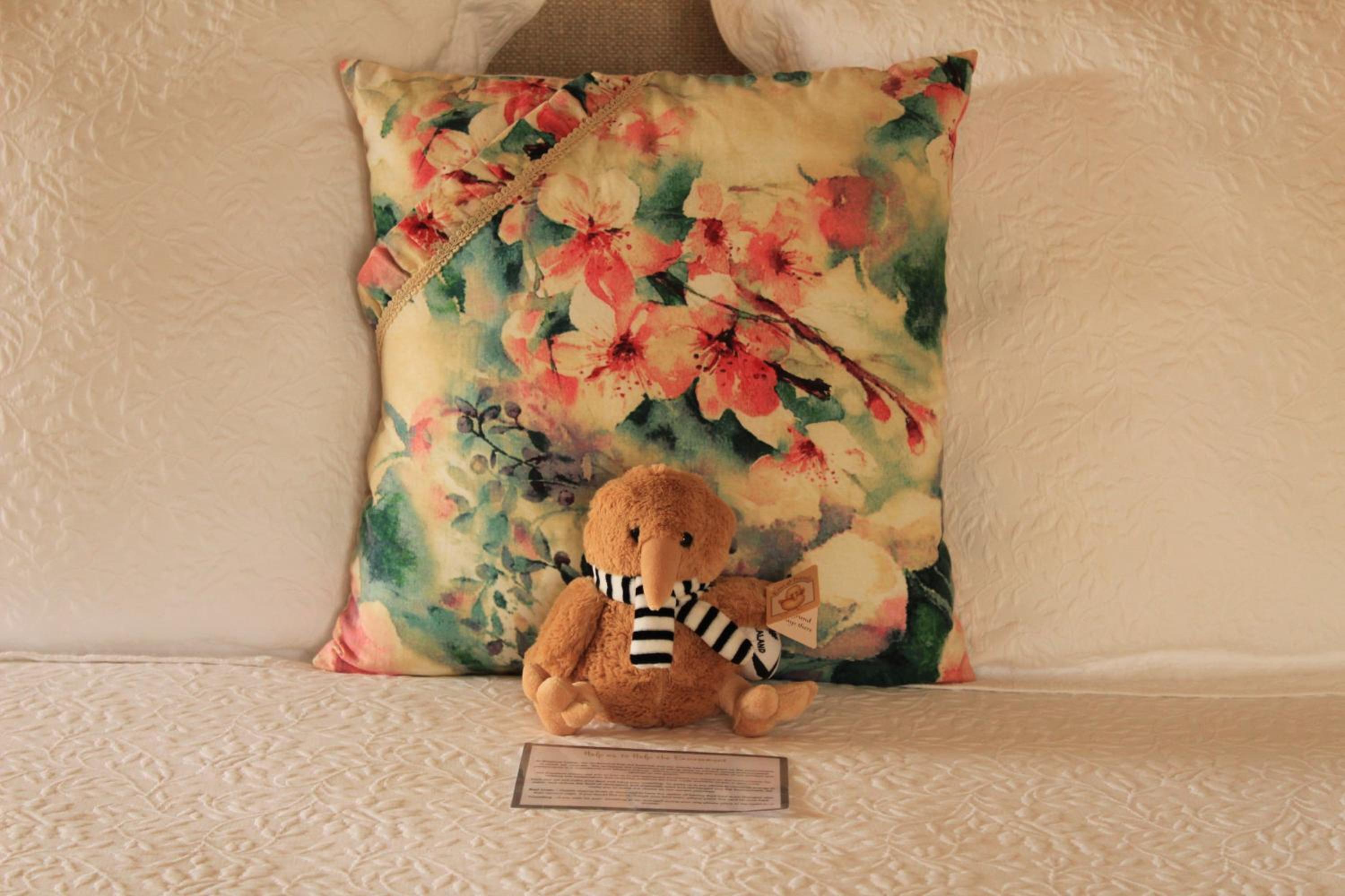 Deluxe King Suite photo 1
