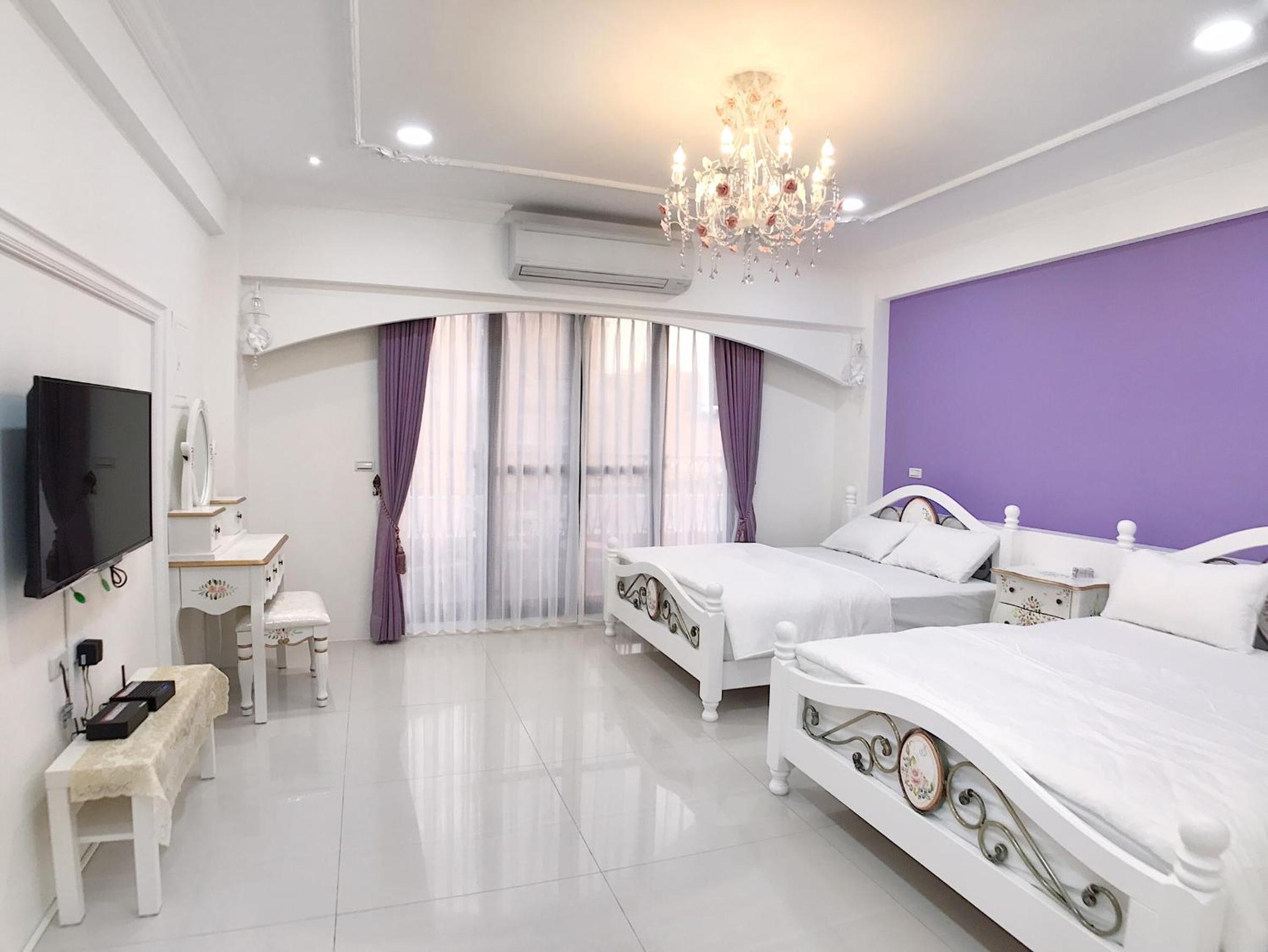 Quadruple Room with Private Bathroom photo 2