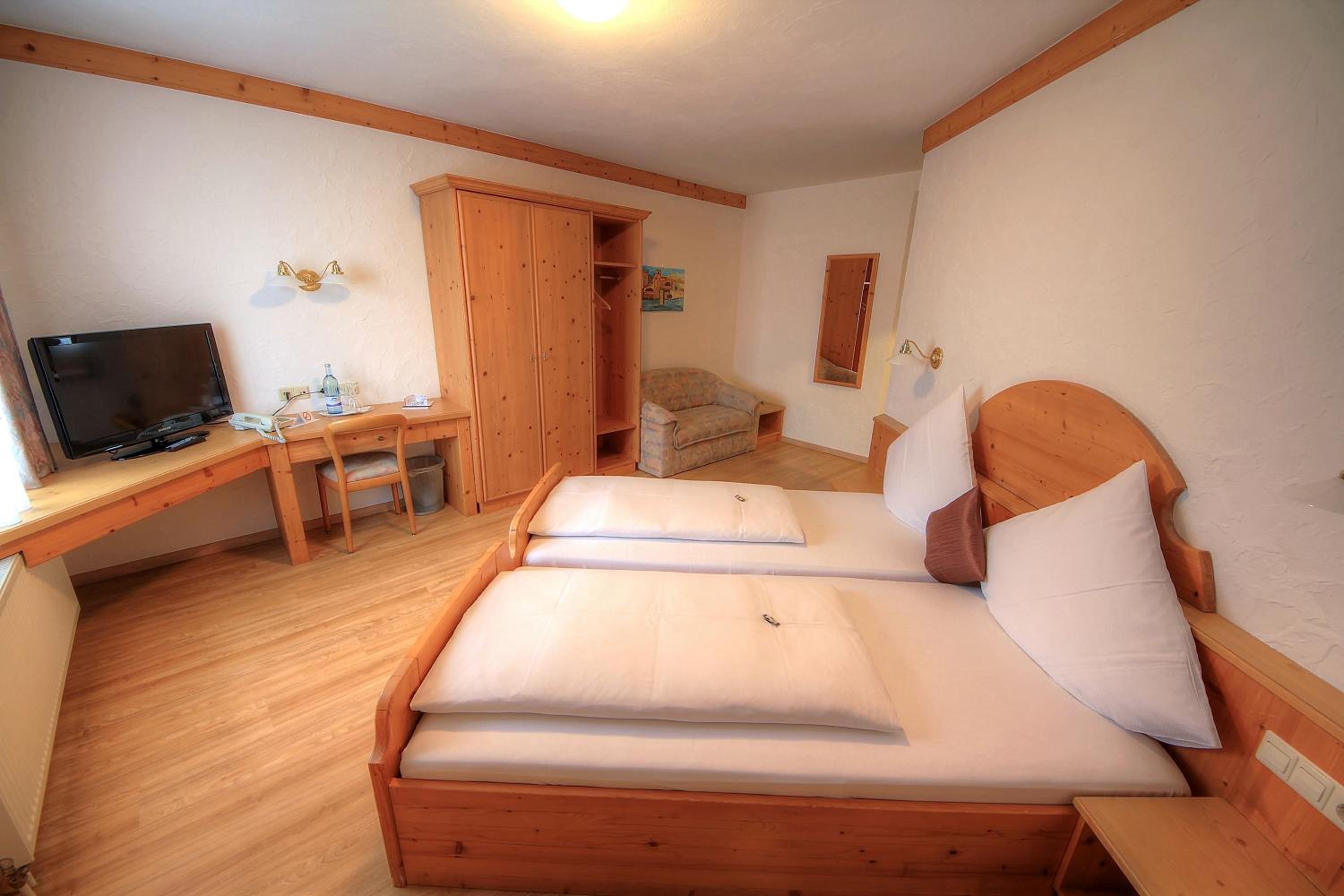 Double Room - Photo 2